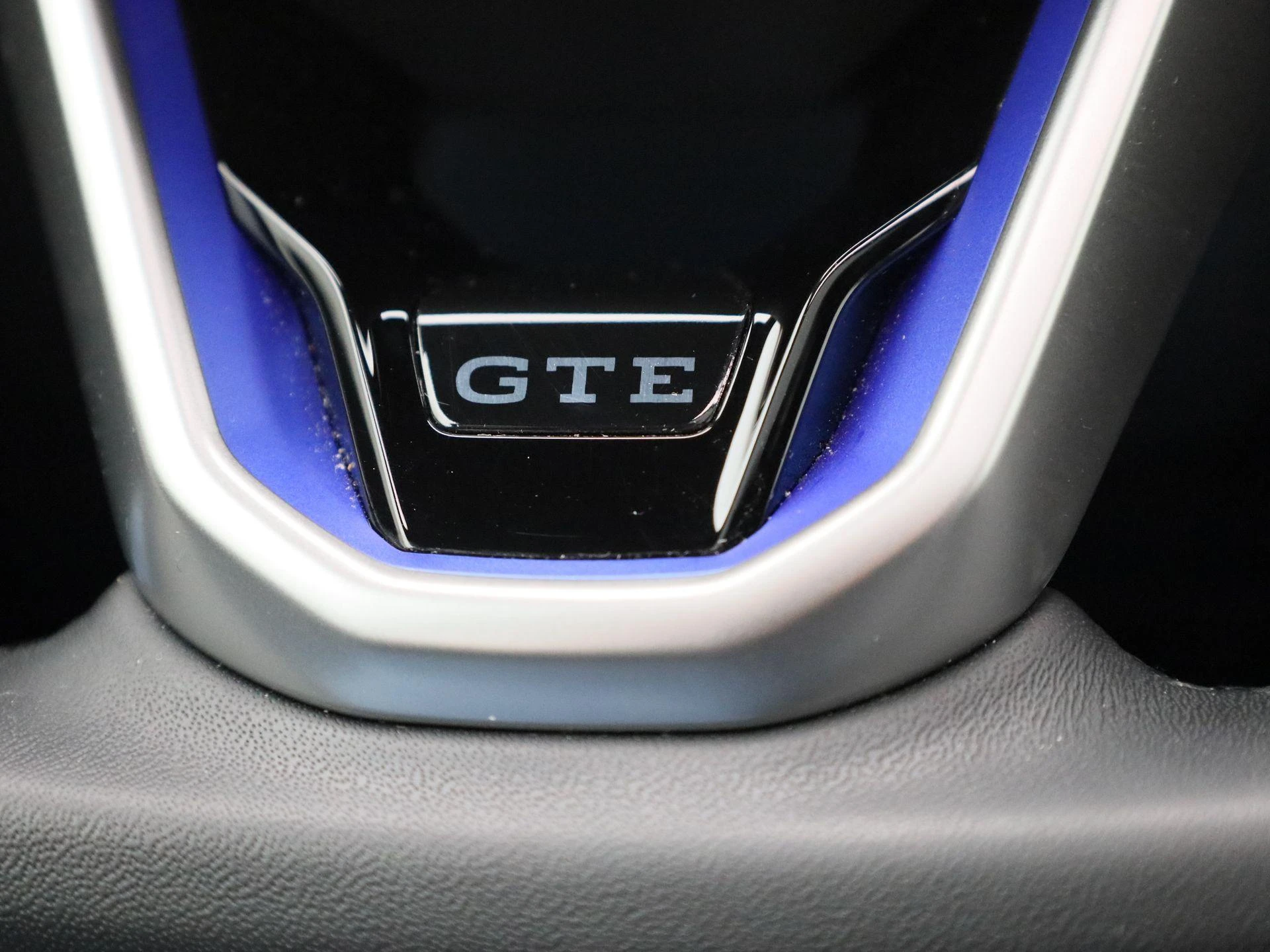 Volkswagen-Golf-image-28