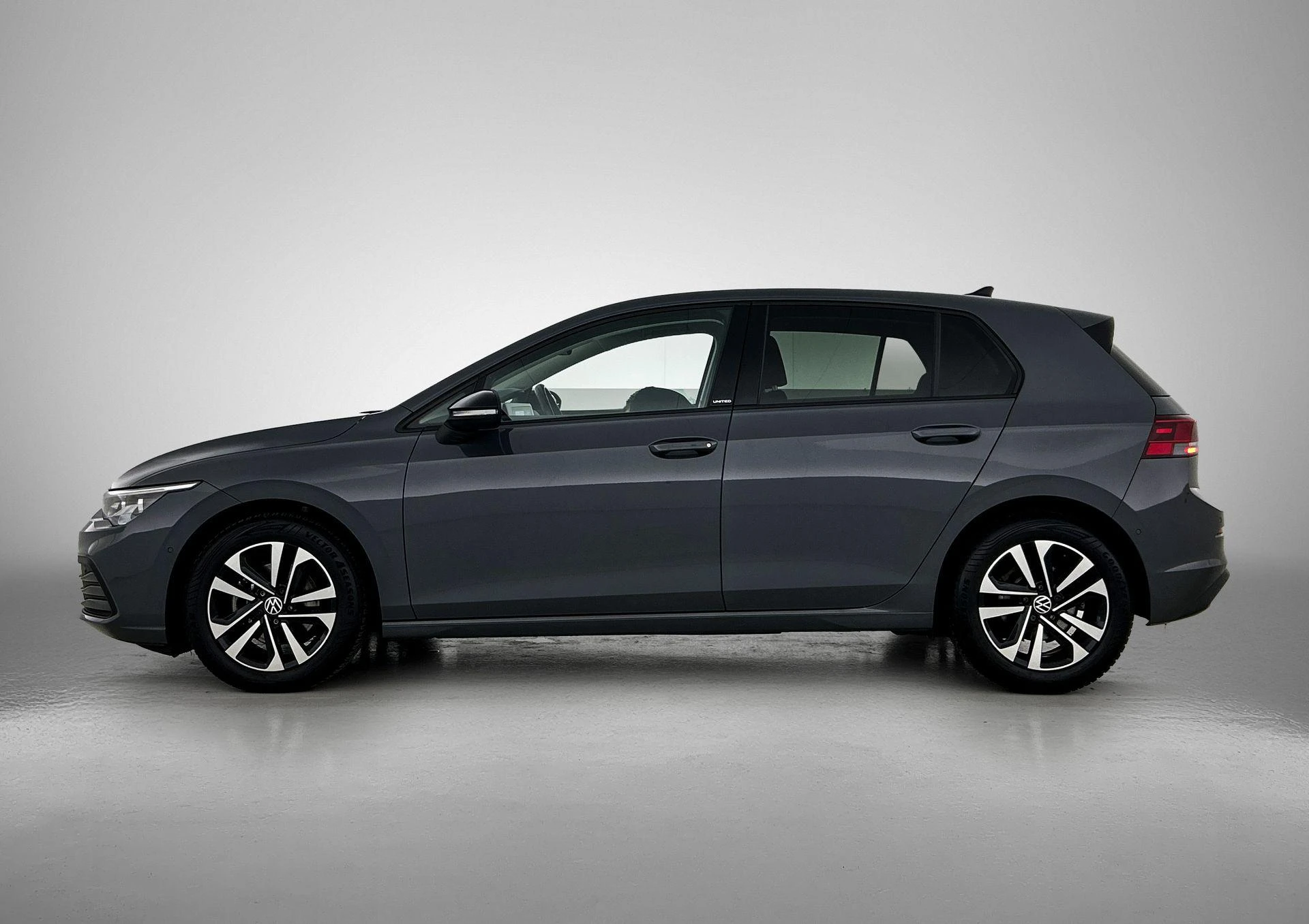 Volkswagen-Golf-image-1