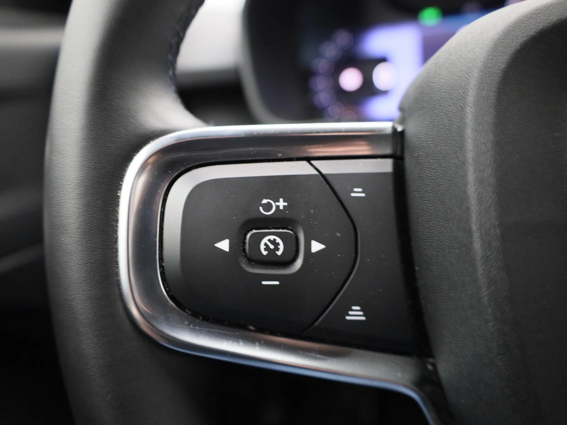 Volvo-XC40-image-16