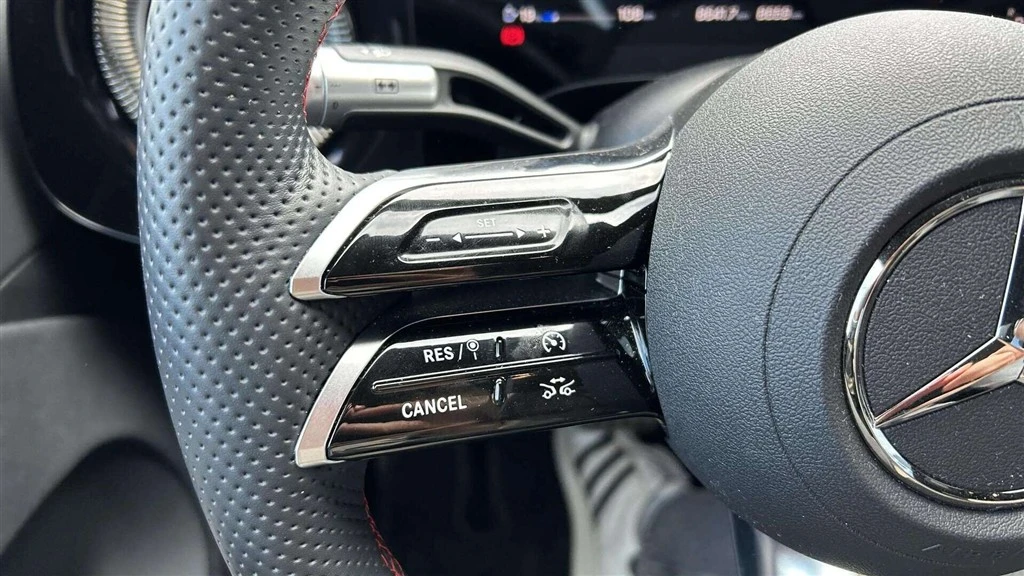 Mercedes-Benz-CLA-image-11