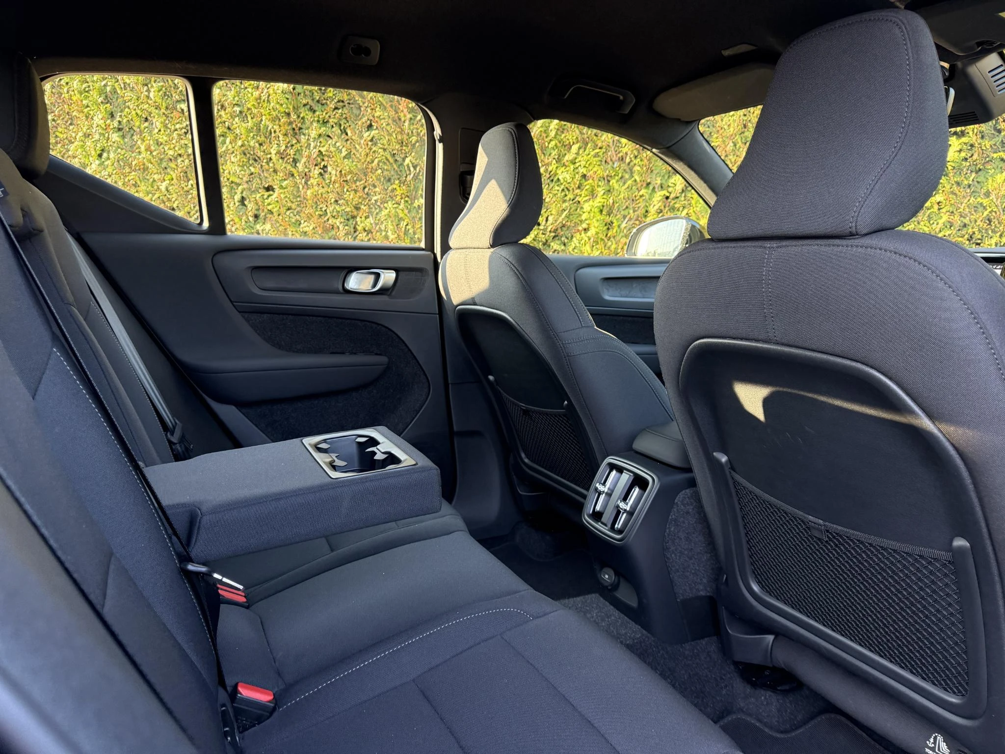 Volvo-EX40-image-11