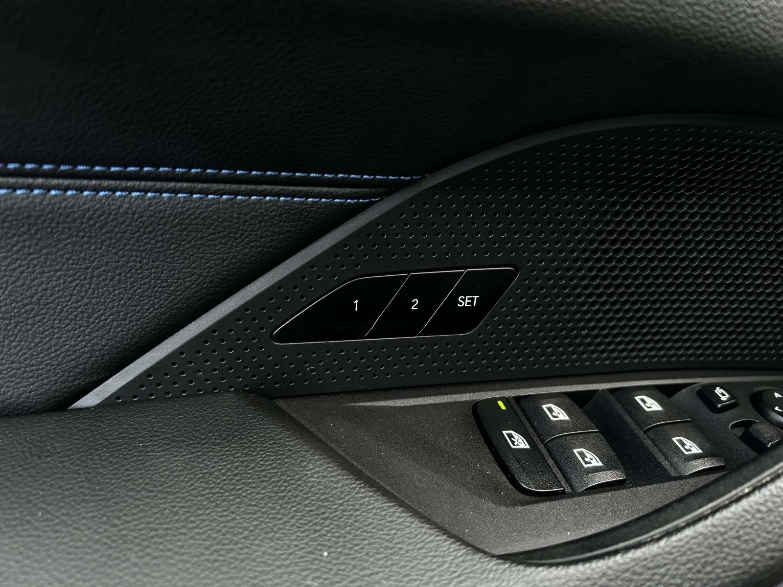 BMW-i4-image-13