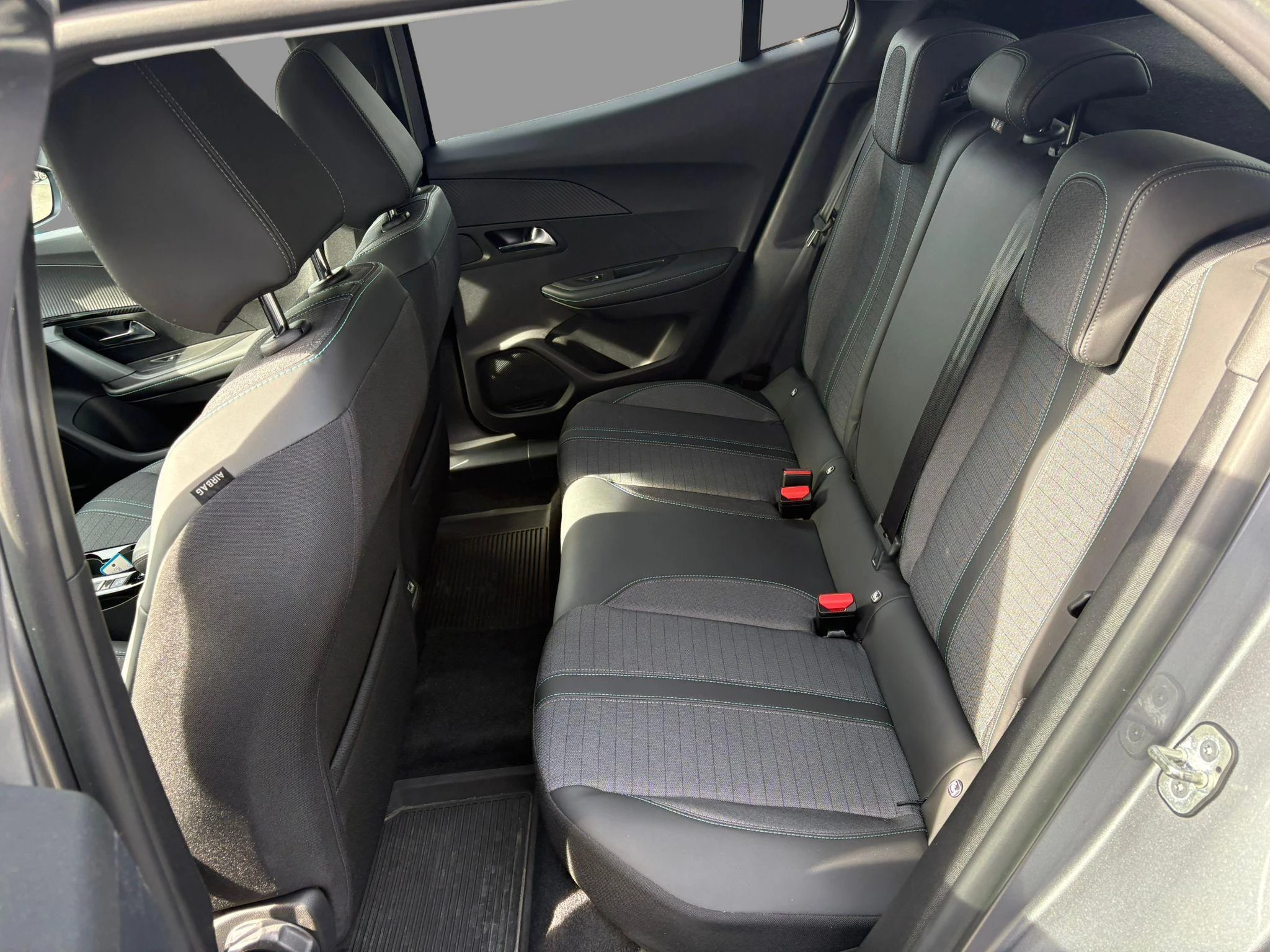 Peugeot-2008-image-12