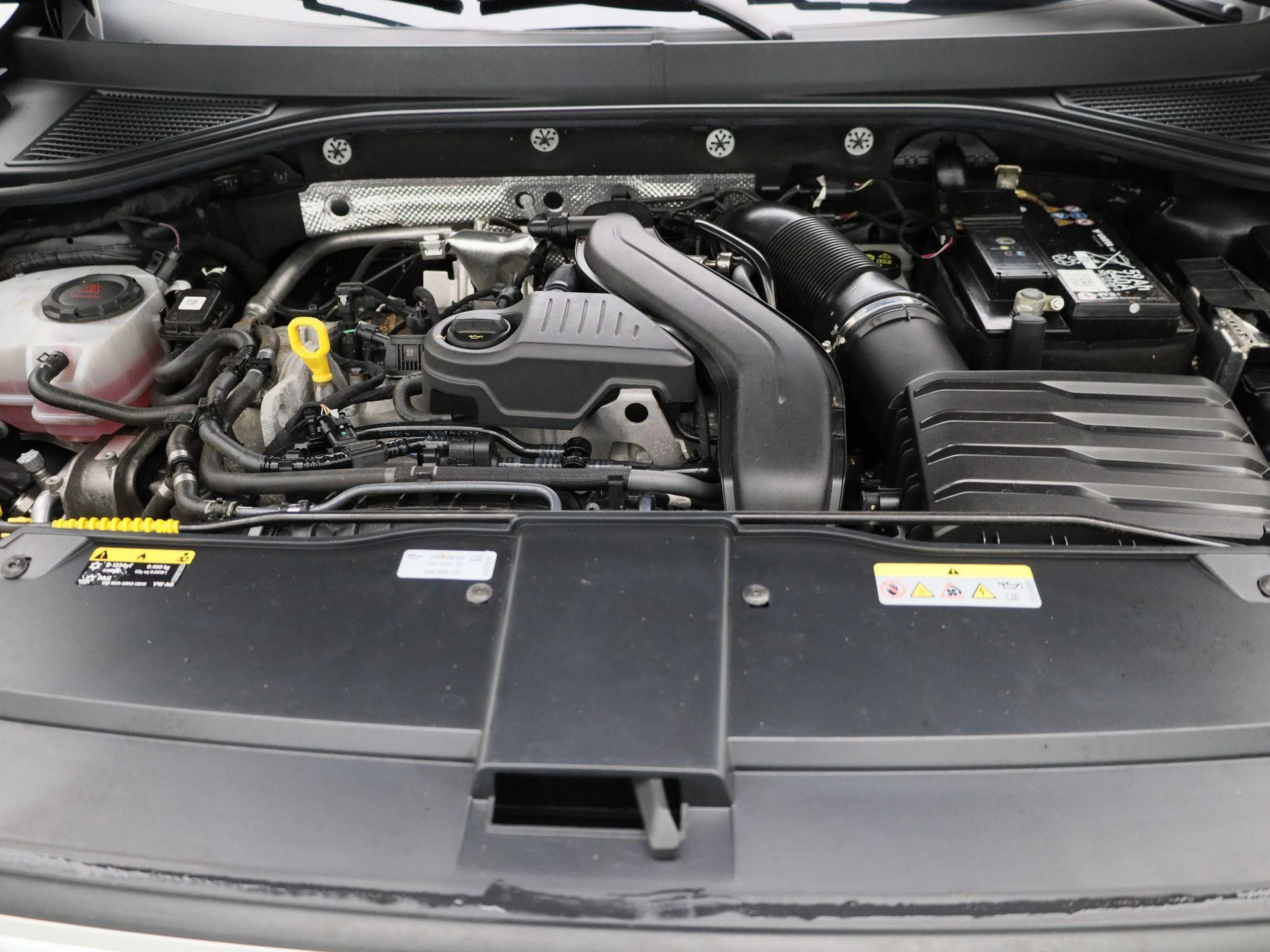 Volkswagen-T-Roc-image-34