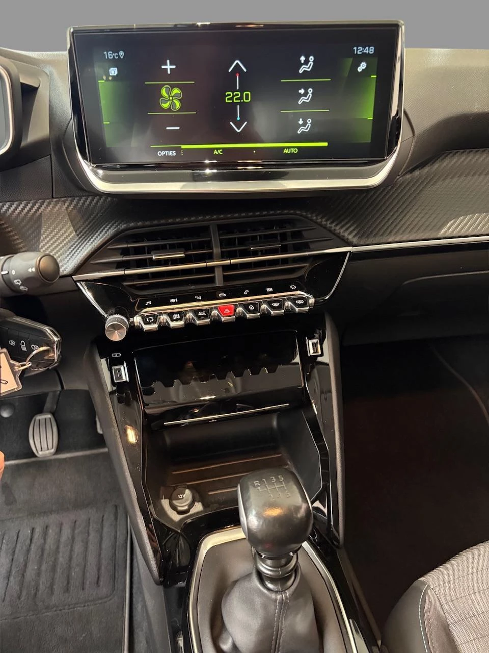 Peugeot-208-image-14