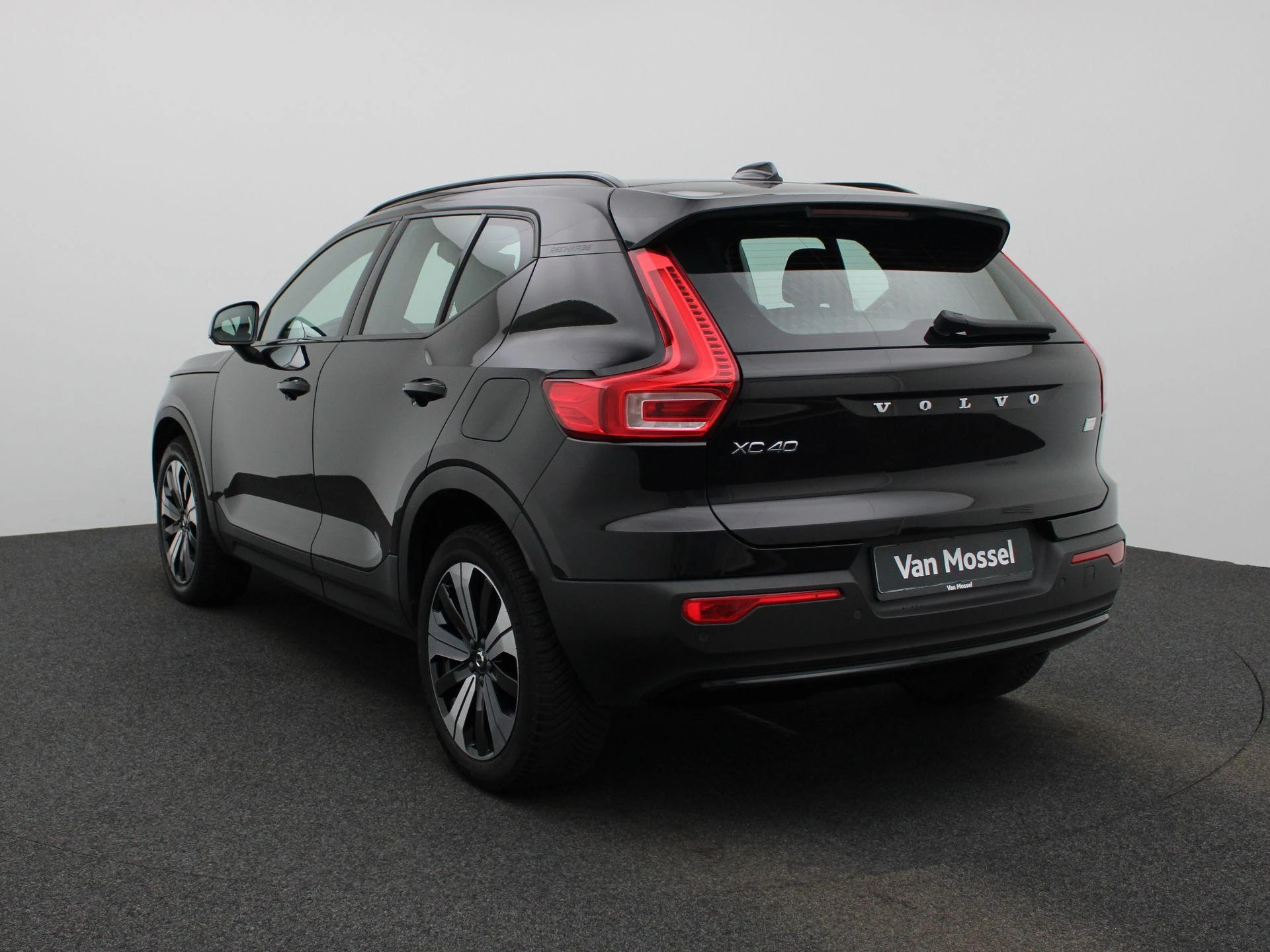 Volvo-XC40-image-1