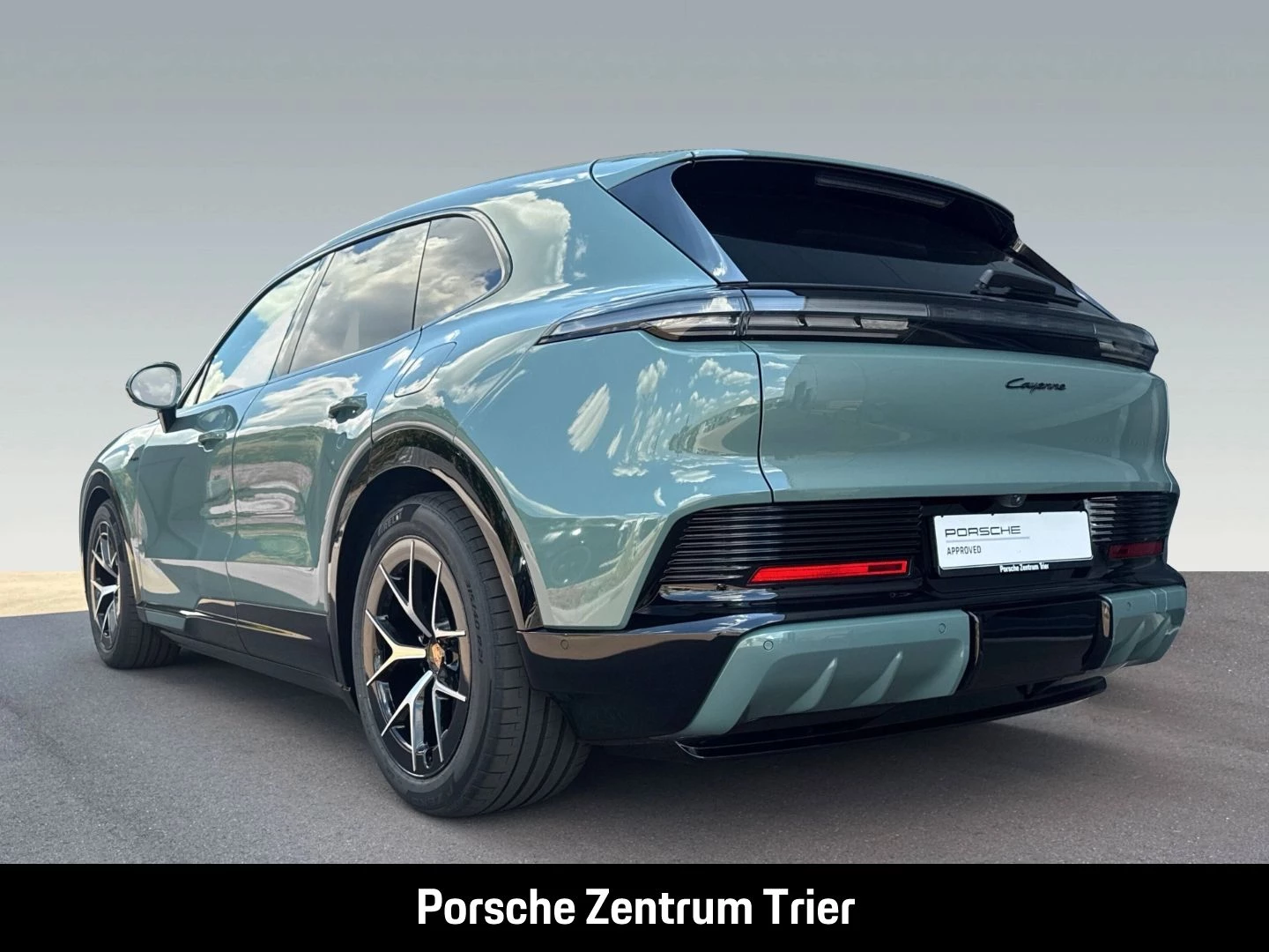Porsche Cayenne Electric HA-Lenkung Head-Up BOSE 21-Zoll -