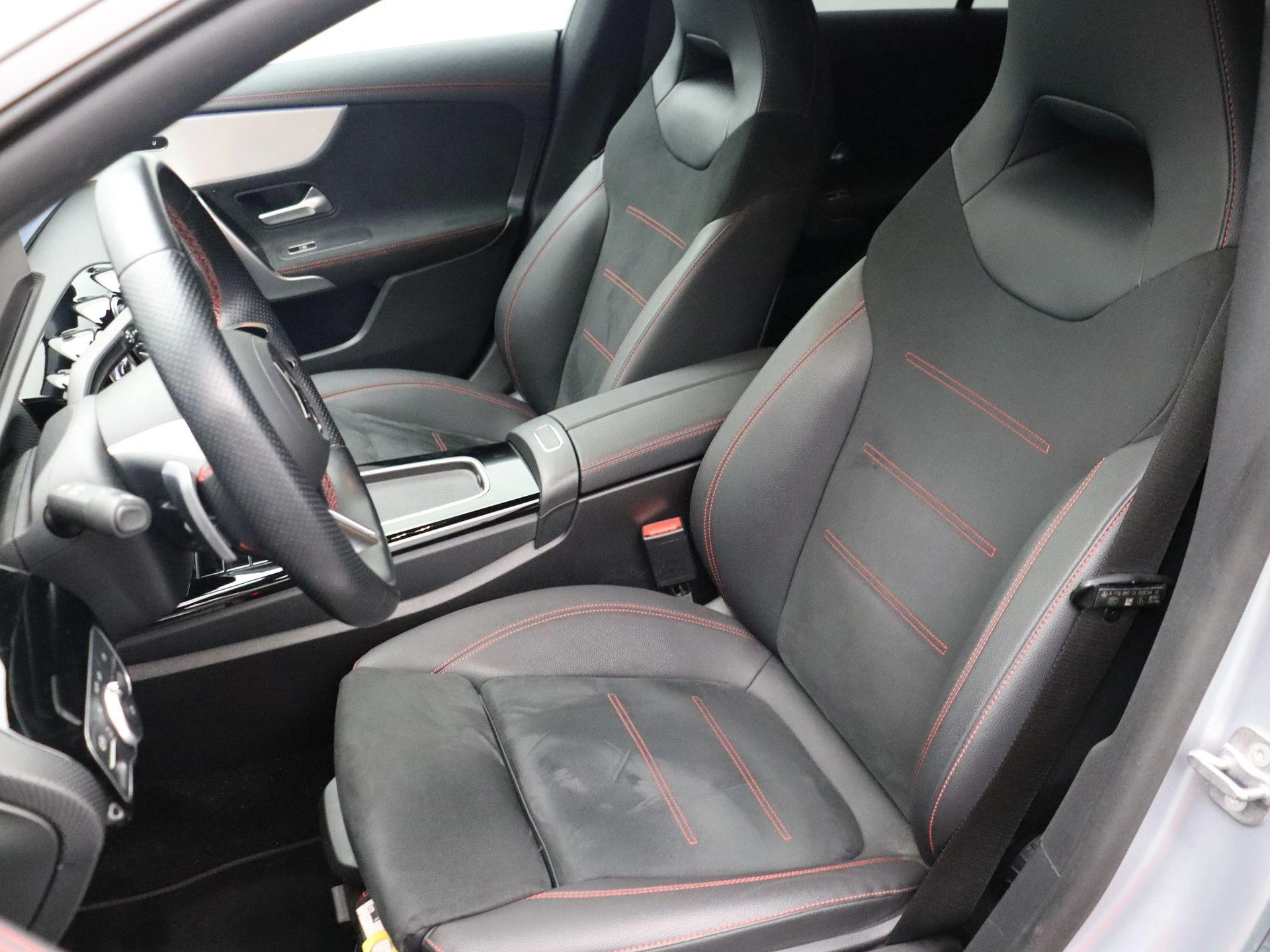 Mercedes-Benz-CLA-image-20