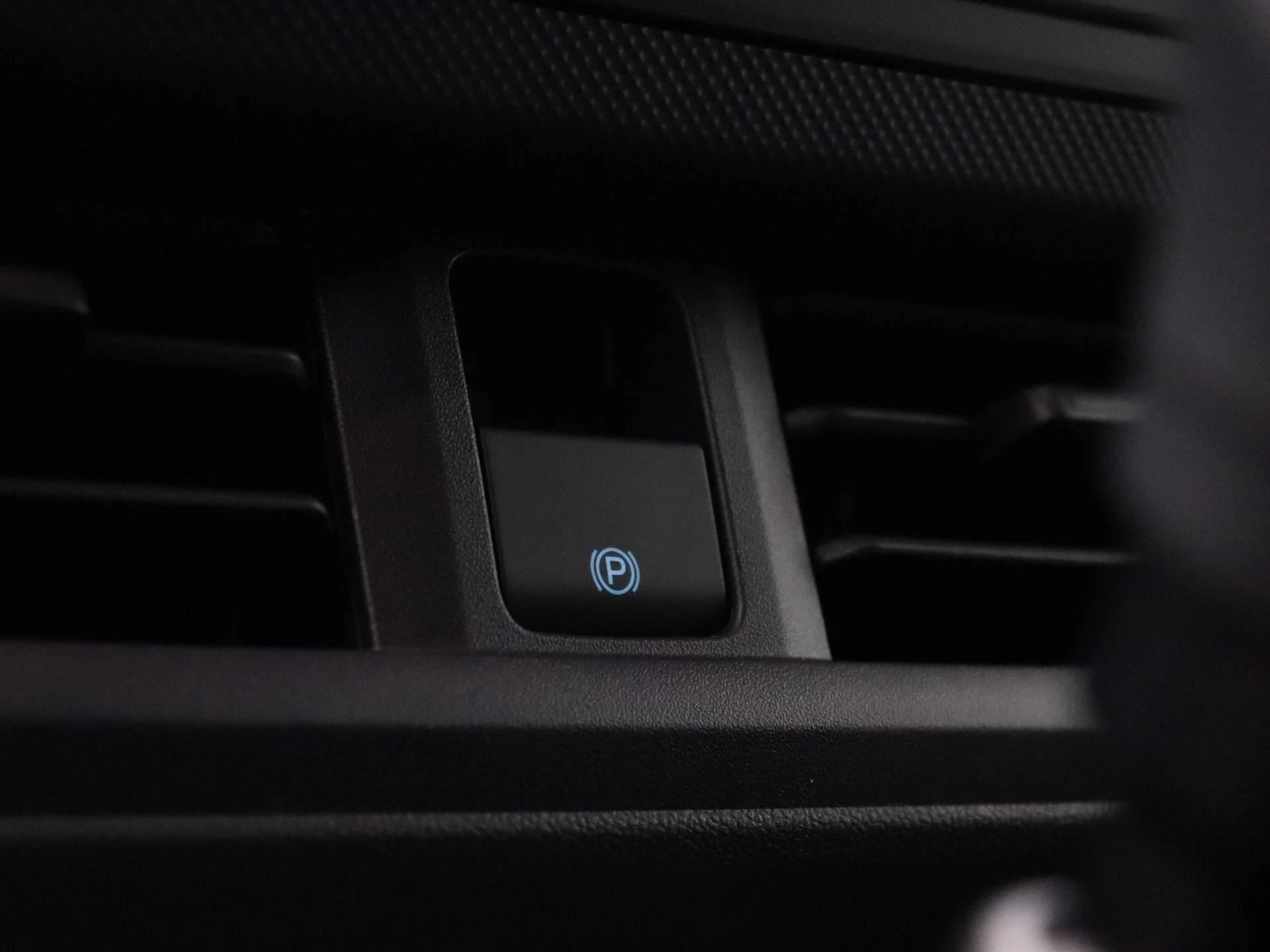 Ford-Transit Custom-image-48