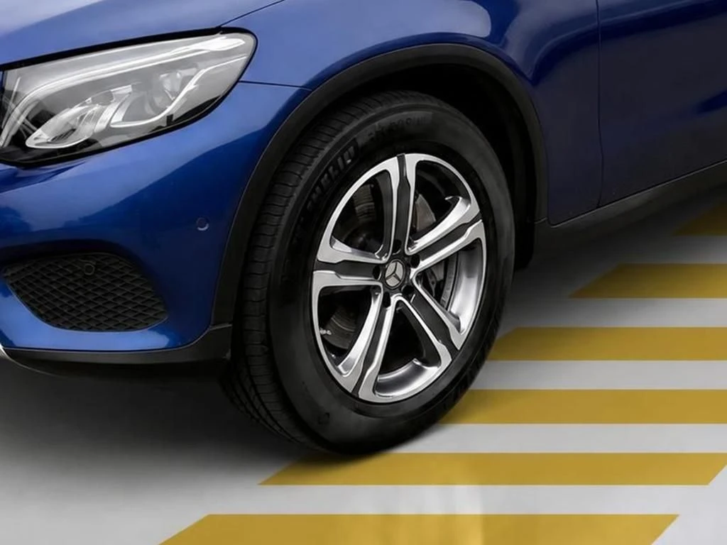 Mercedes-Benz-GLC 350 d-image-4
