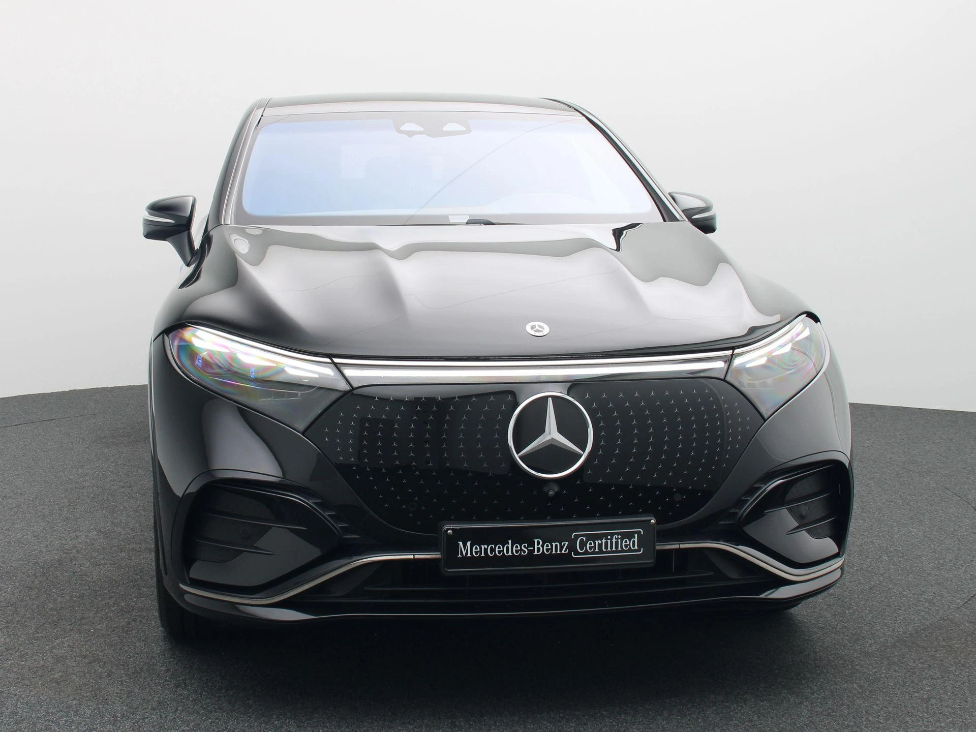 Mercedes-Benz-EQS-image-2