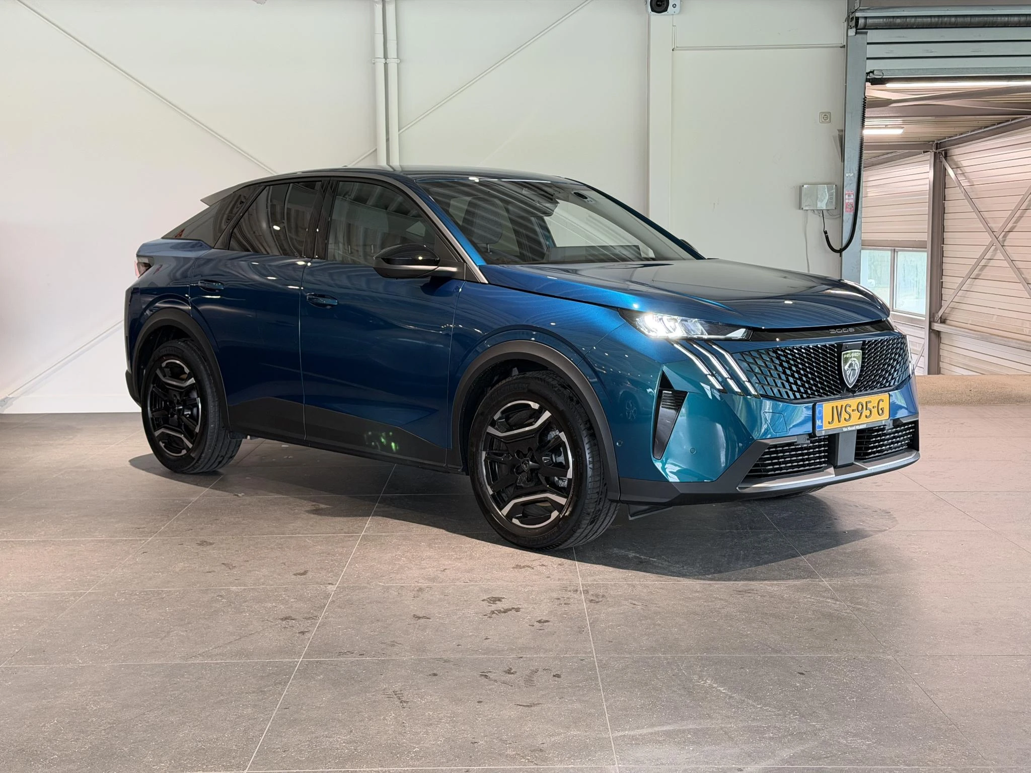Peugeot-e-3008-image-3