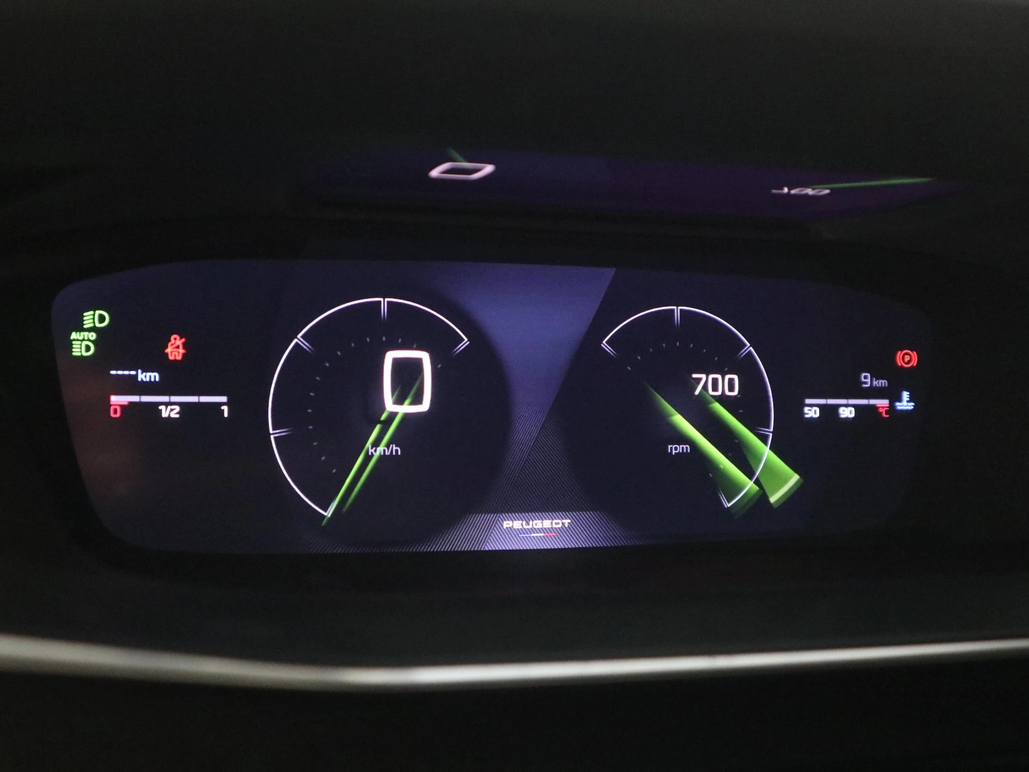 Peugeot-e-208-image-13