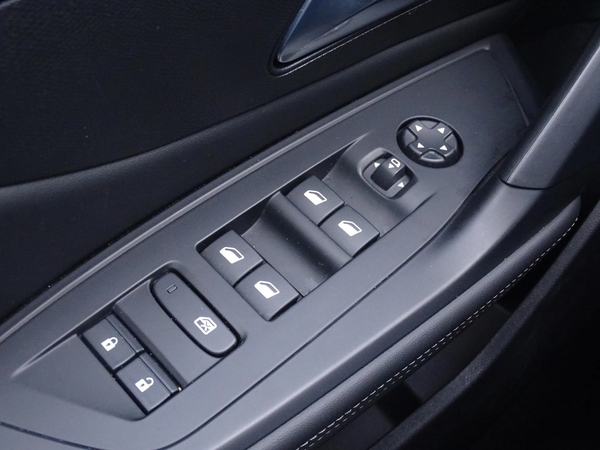 Peugeot 408 1.2T Allure automaat
