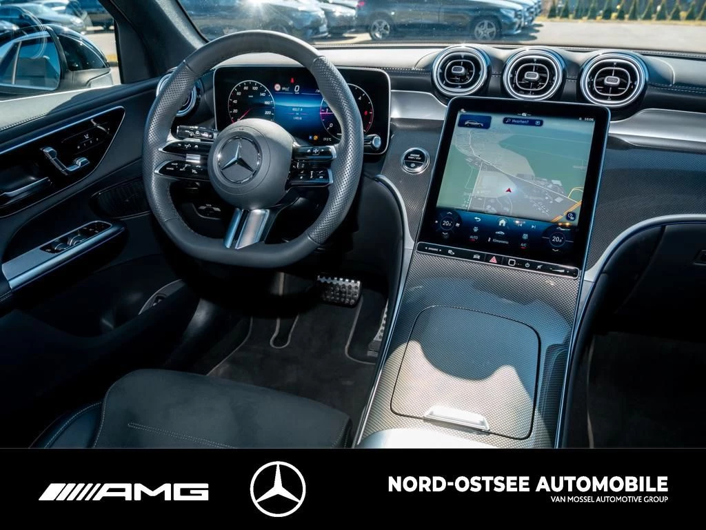 Mercedes-Benz GLC 300 d 4M AMG KEYLESS DISTRONIC NAVI P-KAMERA AMG LineX254 GLC 300 d 4M AMG KEYLESS DISTRONIC NAVI P-KAMERA AMG Line