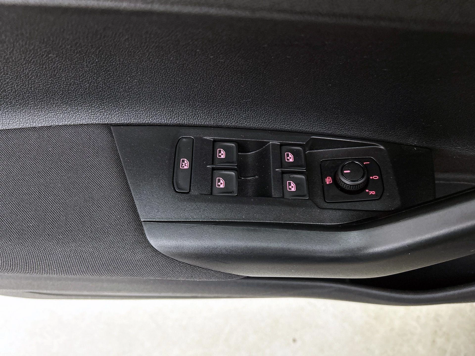 Volkswagen-Polo-image-29