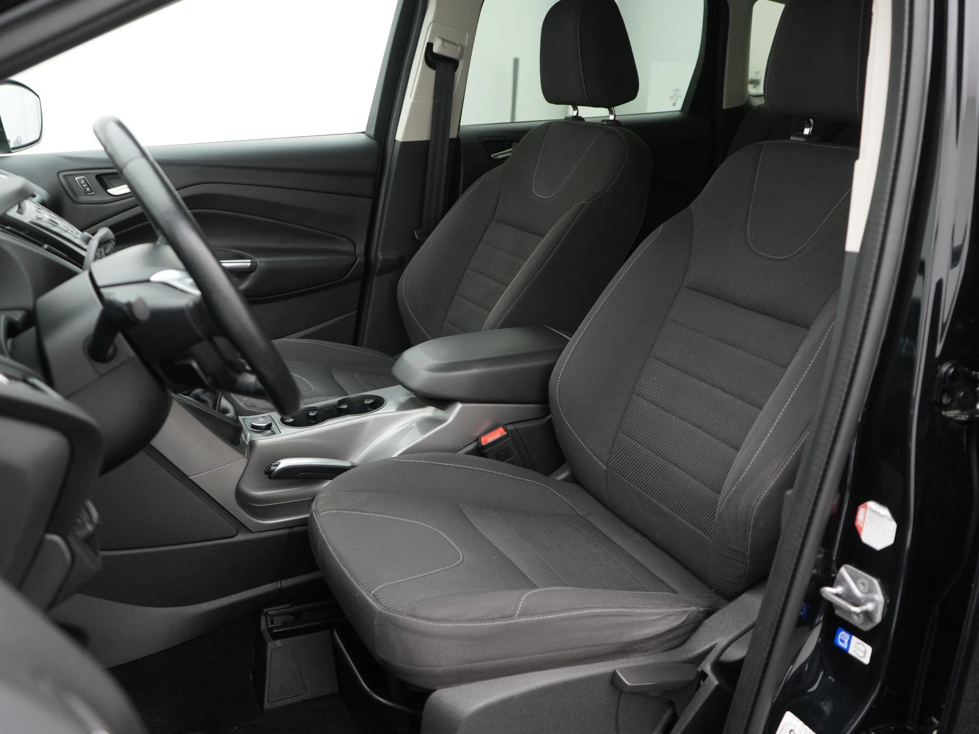 Ford-Kuga-image-8
