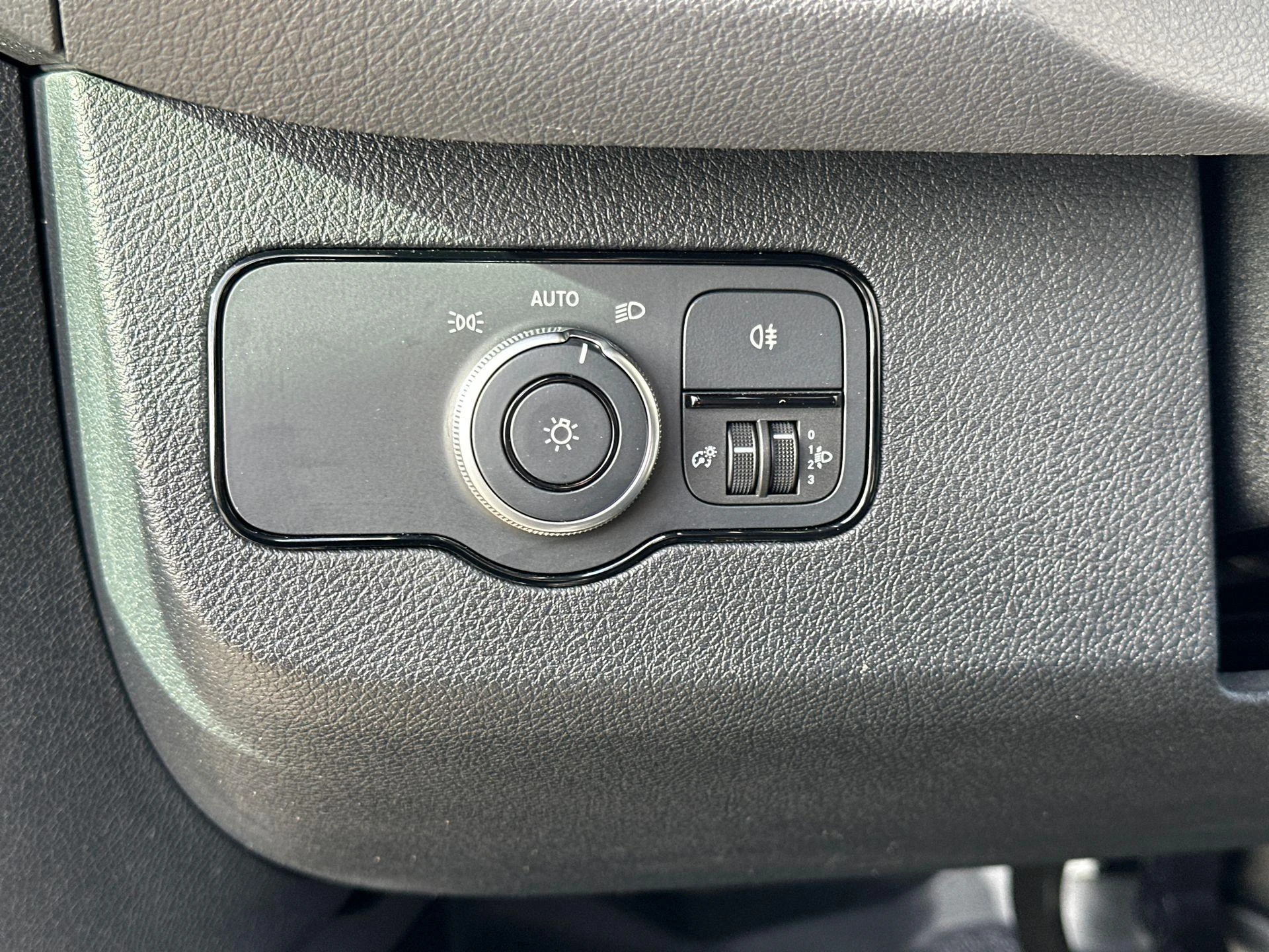 Mercedes-Benz-Sprinter-image-18