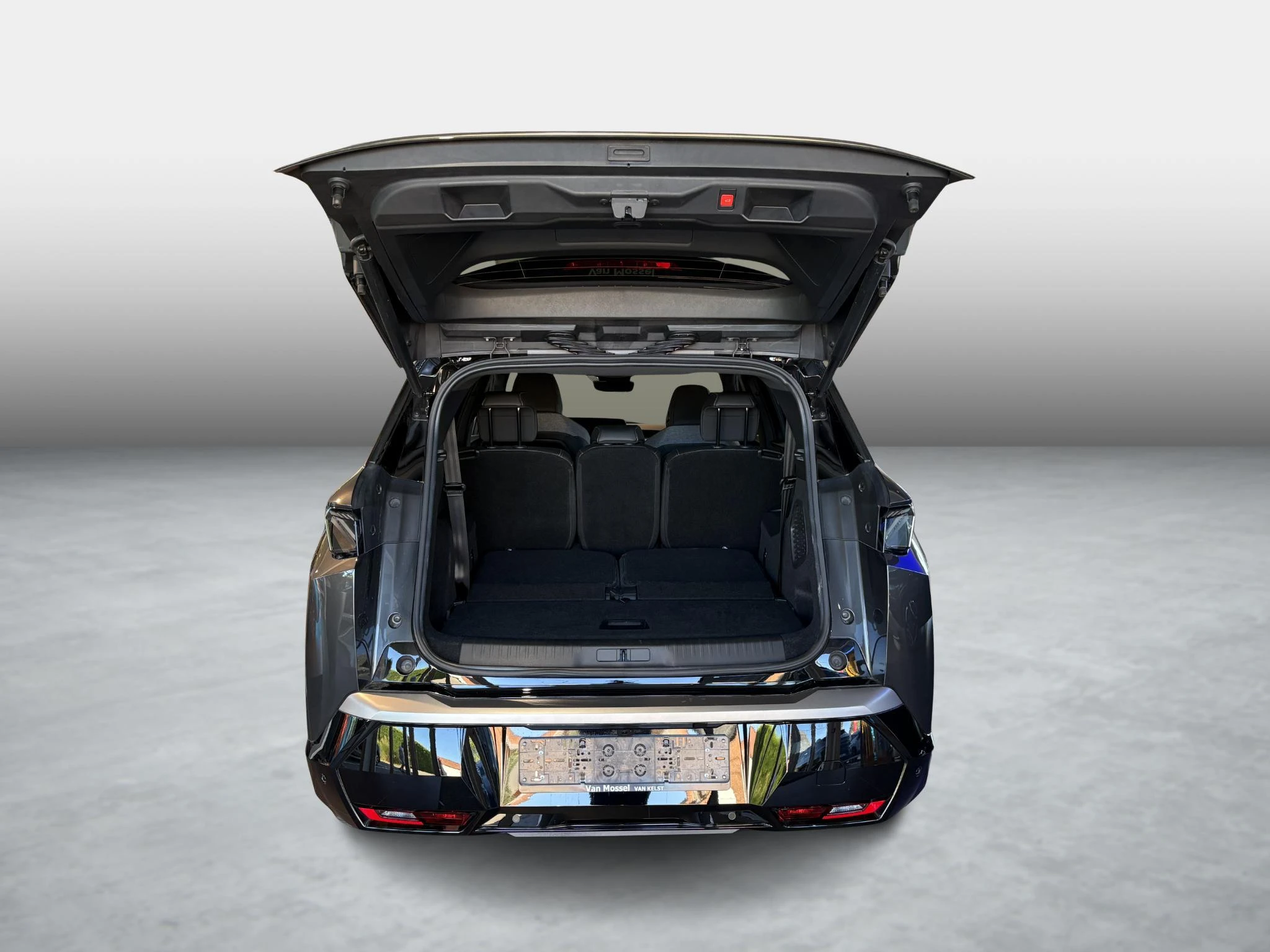 Peugeot-e-5008-image-19