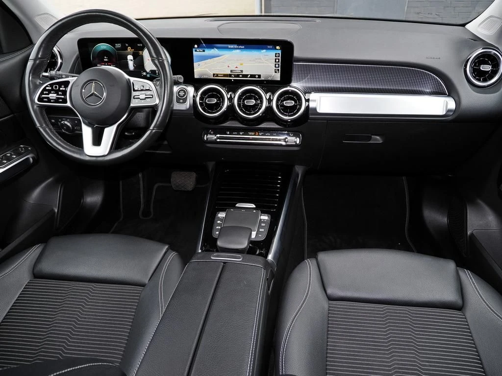 Mercedes-Benz-GLB 200 d-image-13