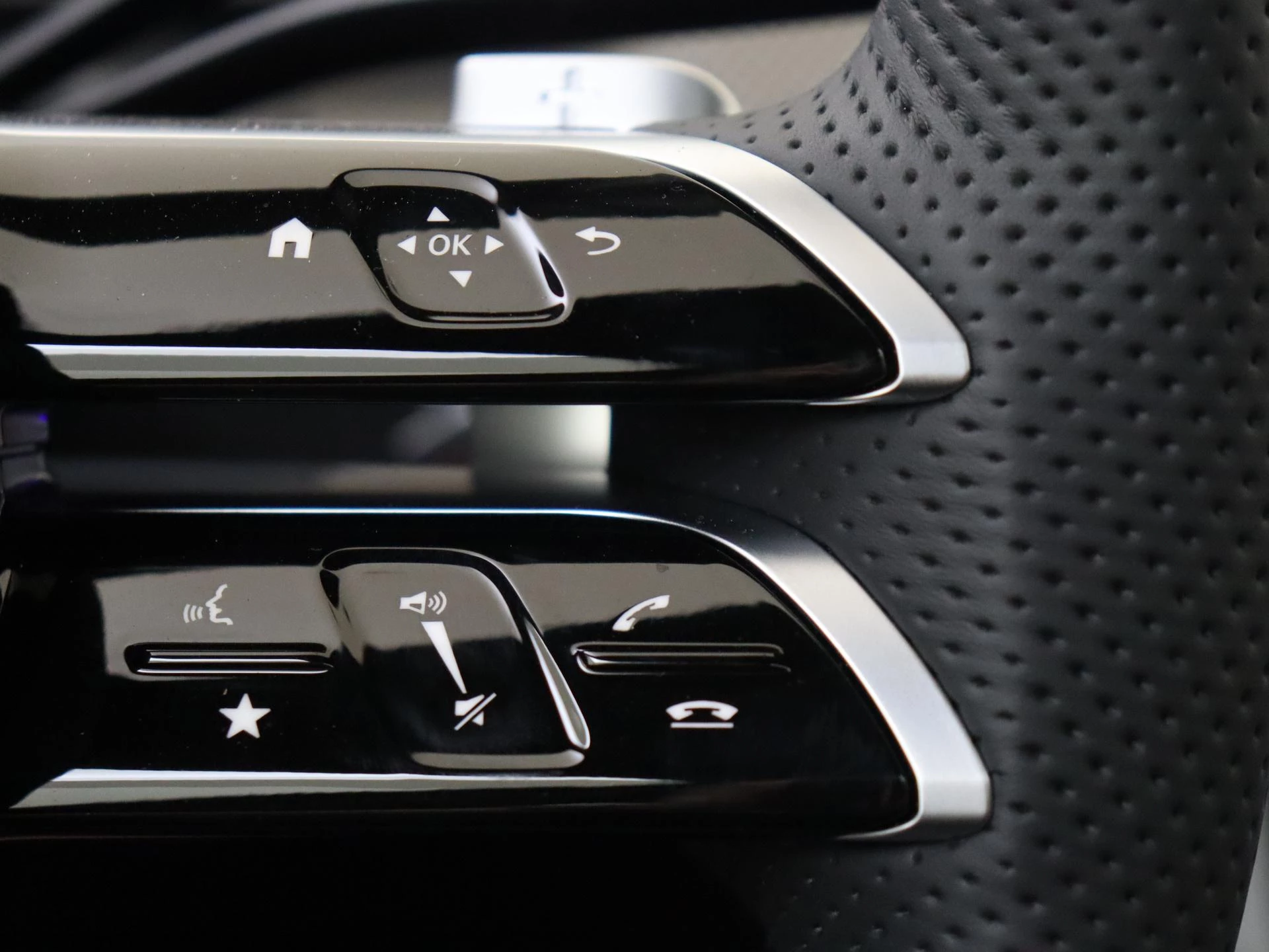 Mercedes-Benz-C-Klasse-image-13