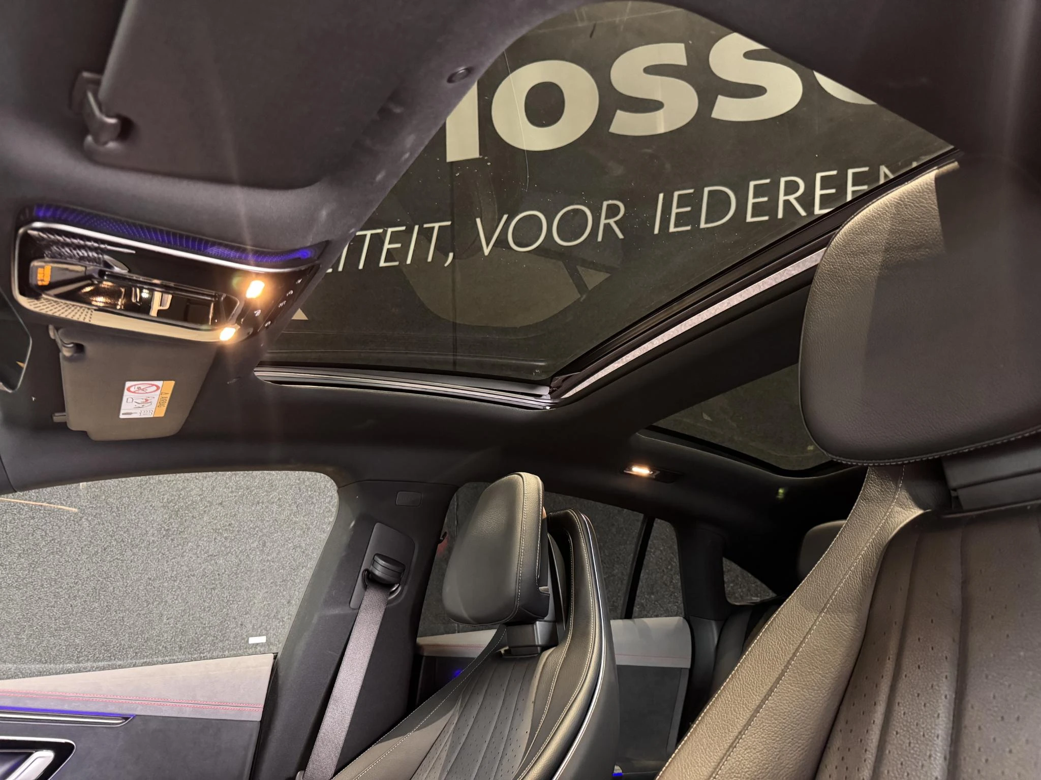 Mercedes-Benz-EQE-image-21