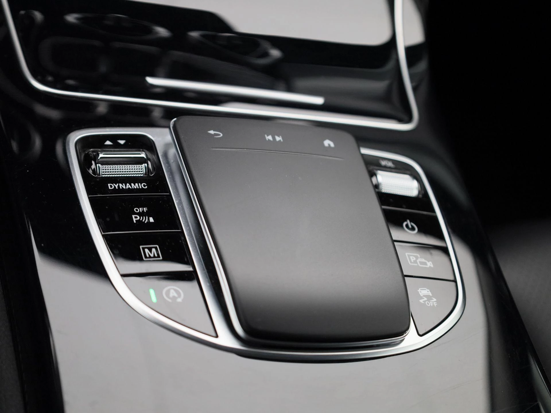 Mercedes-Benz-GLC-image-20