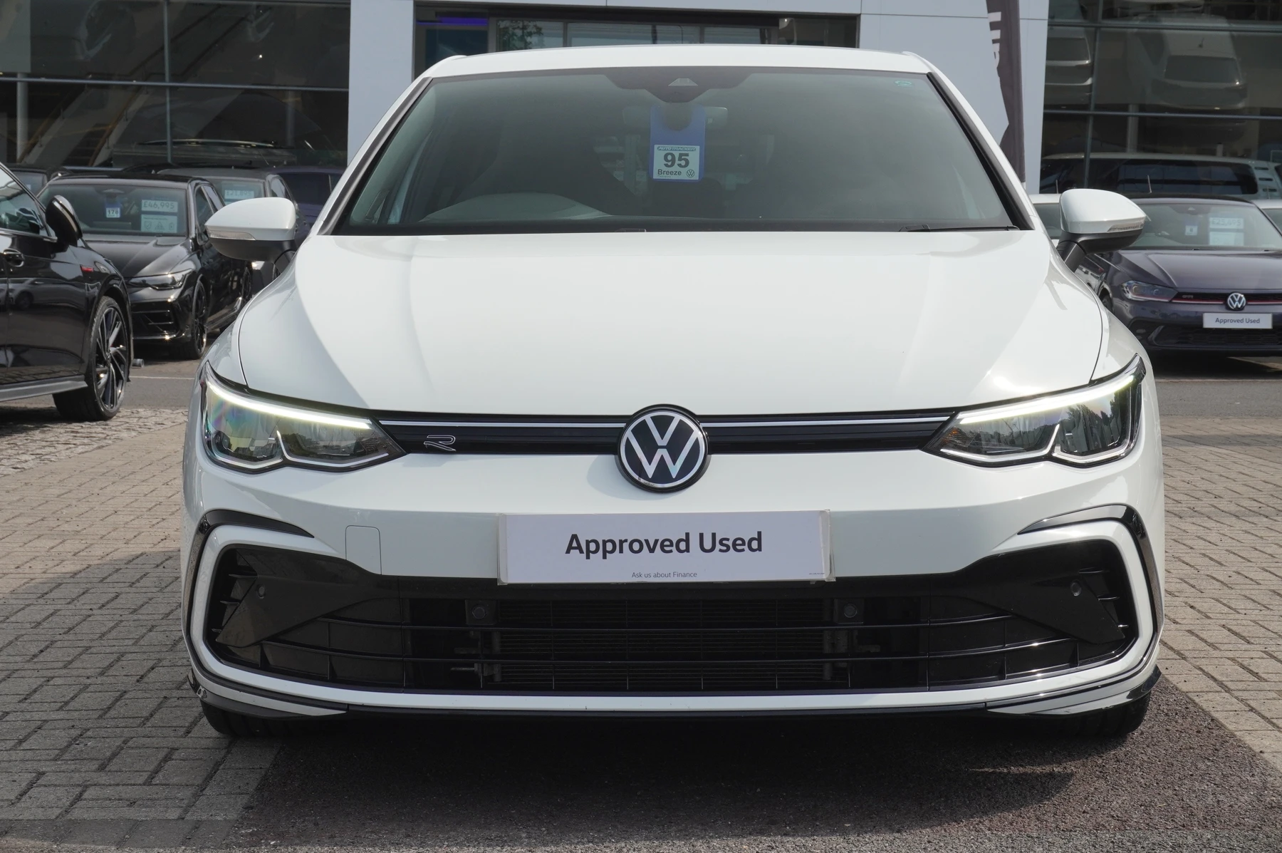 Volkswagen-Golf-image-6