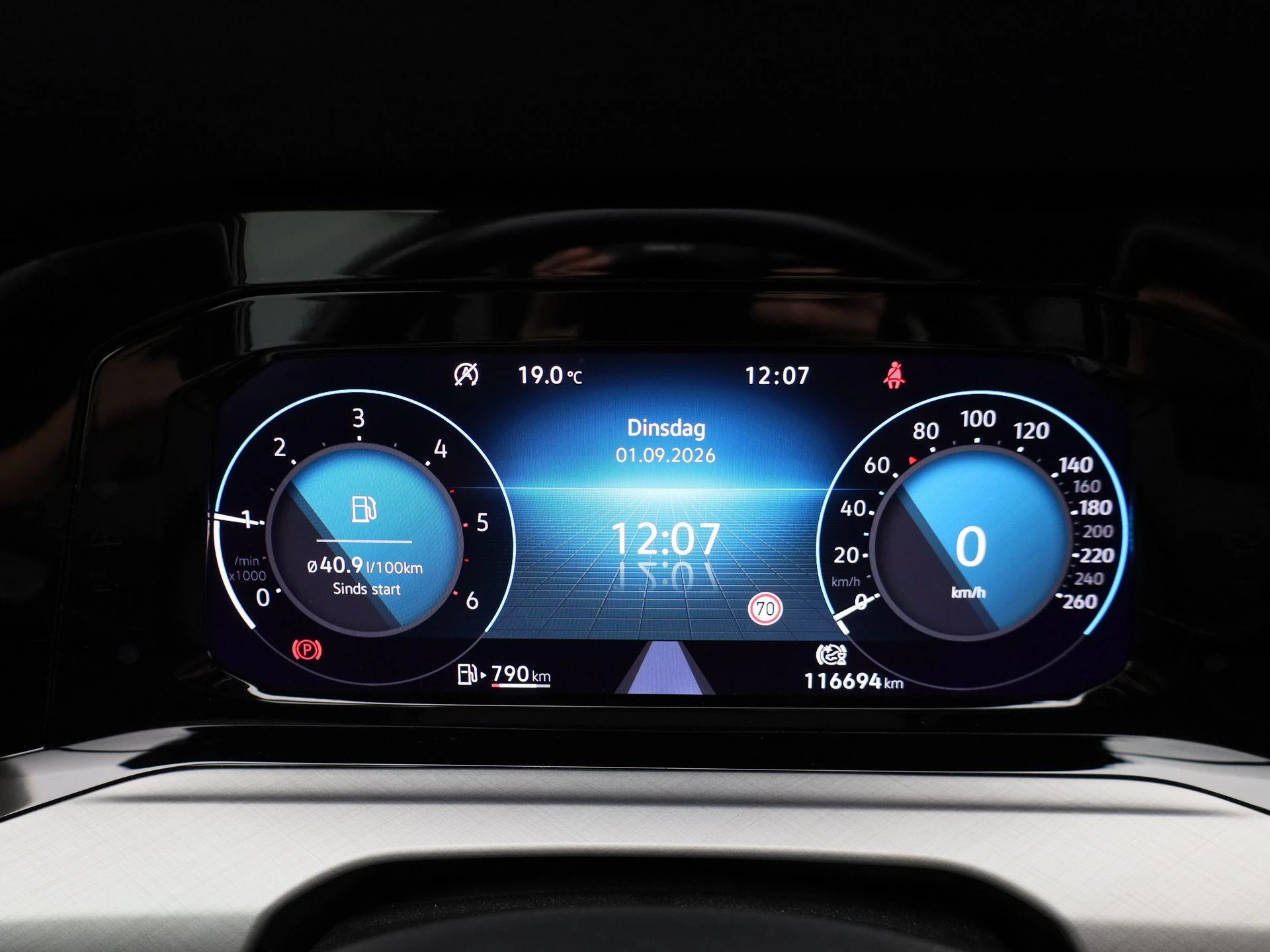 Volkswagen-Golf-image-17
