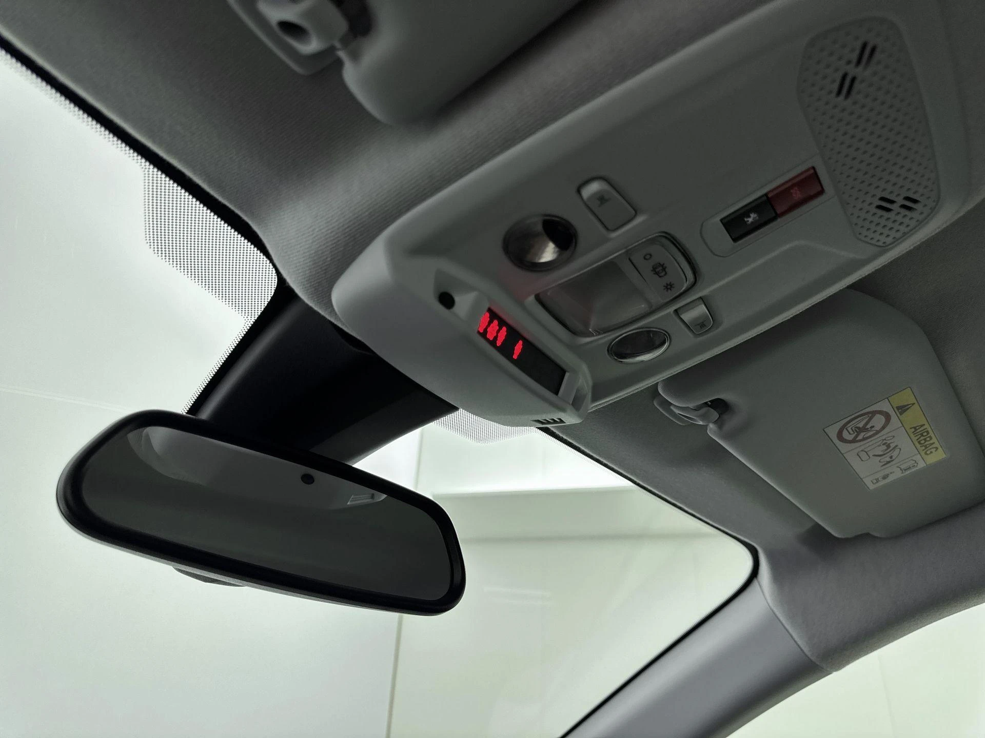 Peugeot-208-image-19