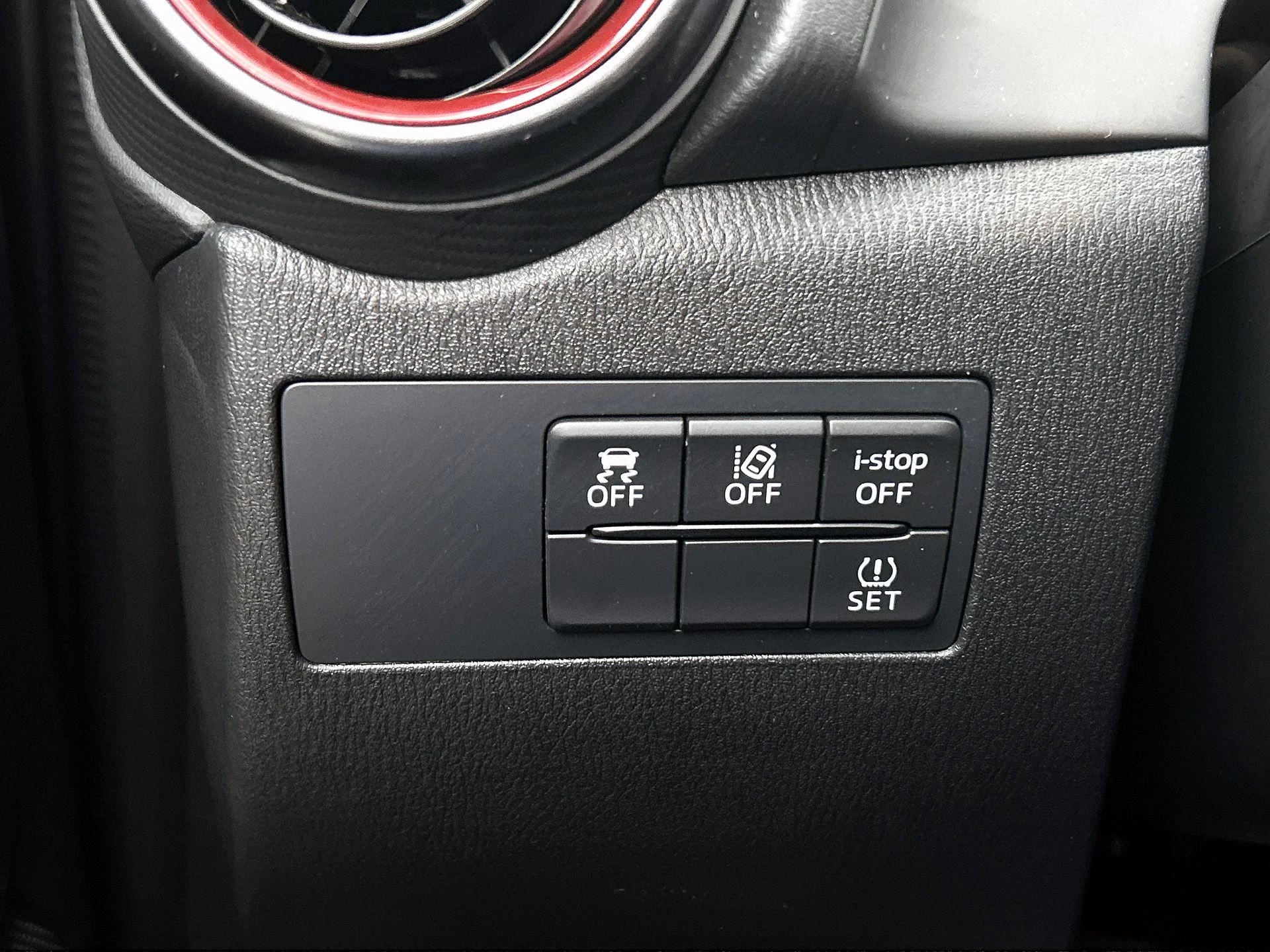 Mazda-2-image-16