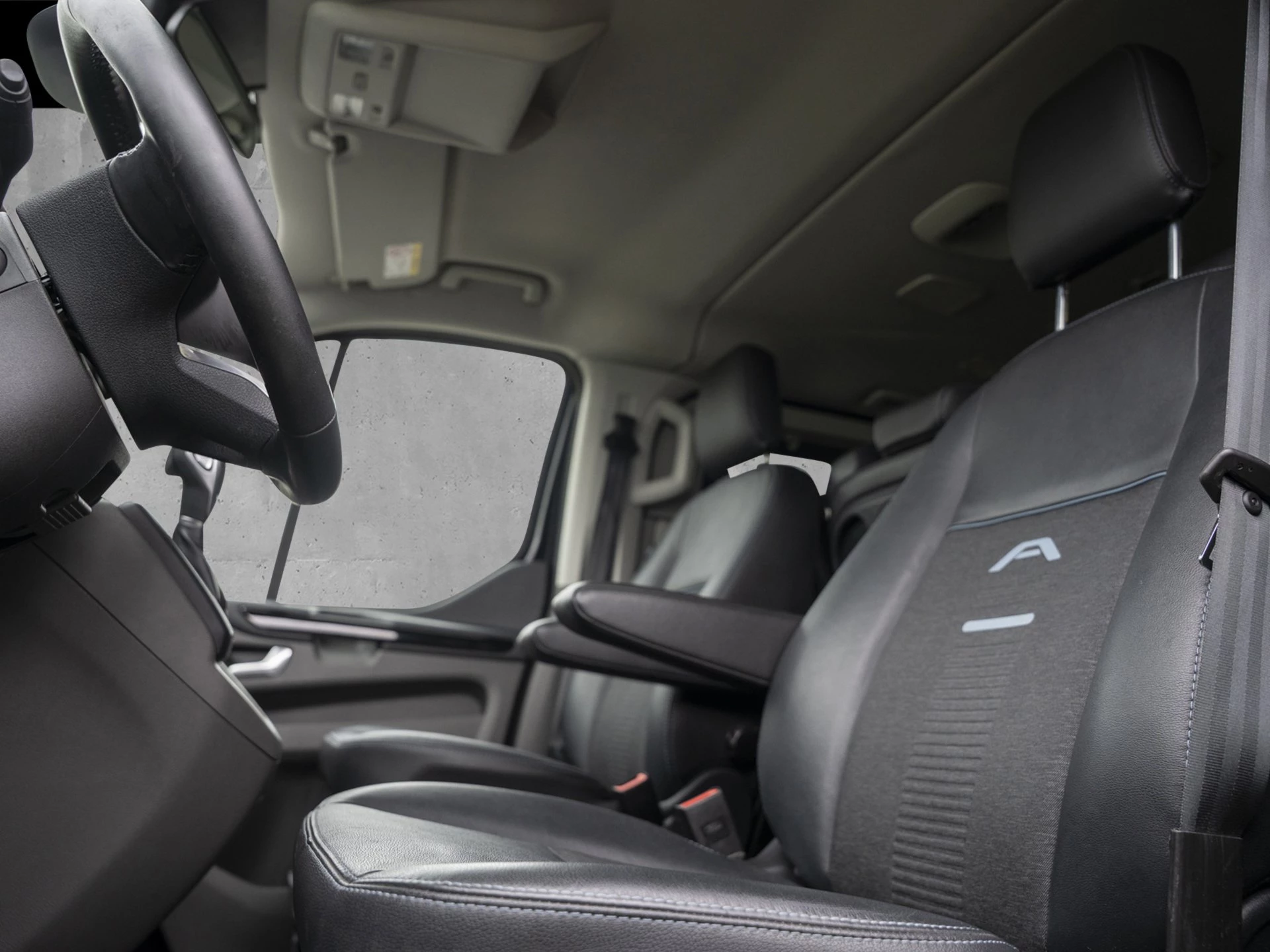 Ford-Tourneo Custom-image-5