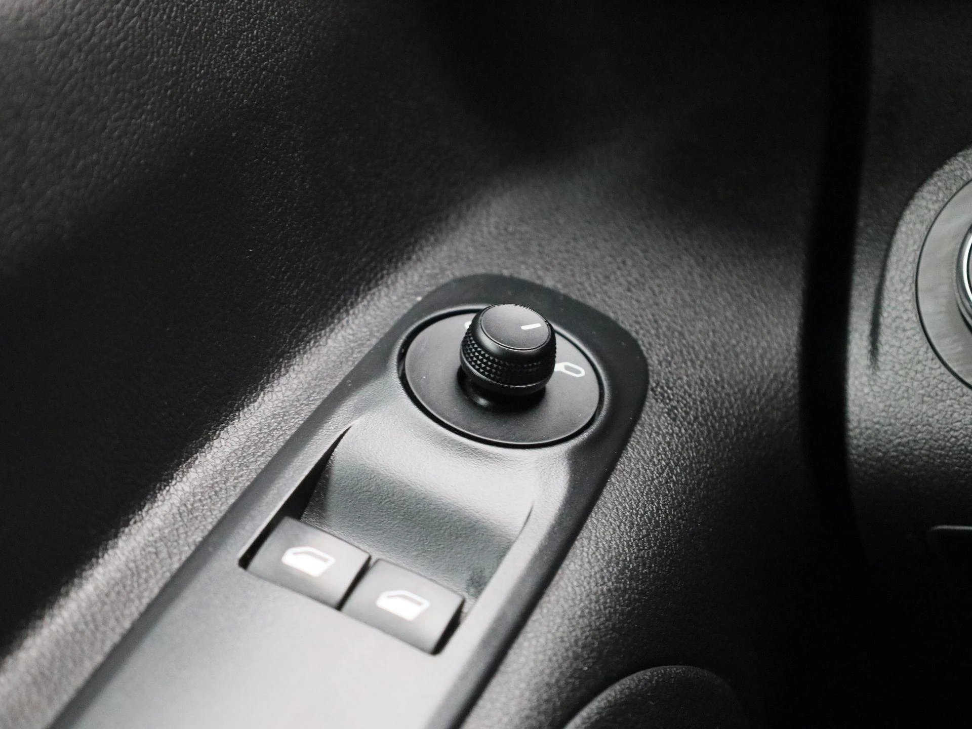 Opel-Combo Life-image-28