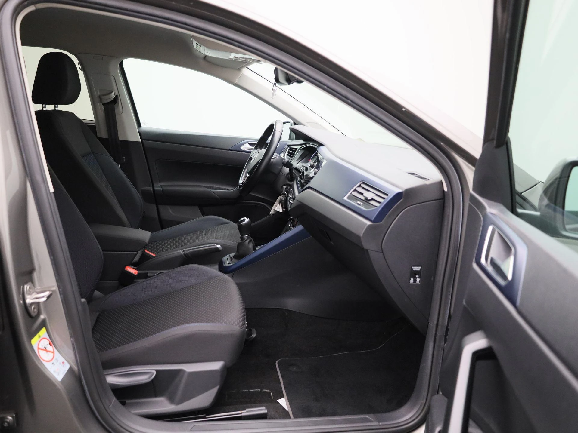Volkswagen-Polo-image-35