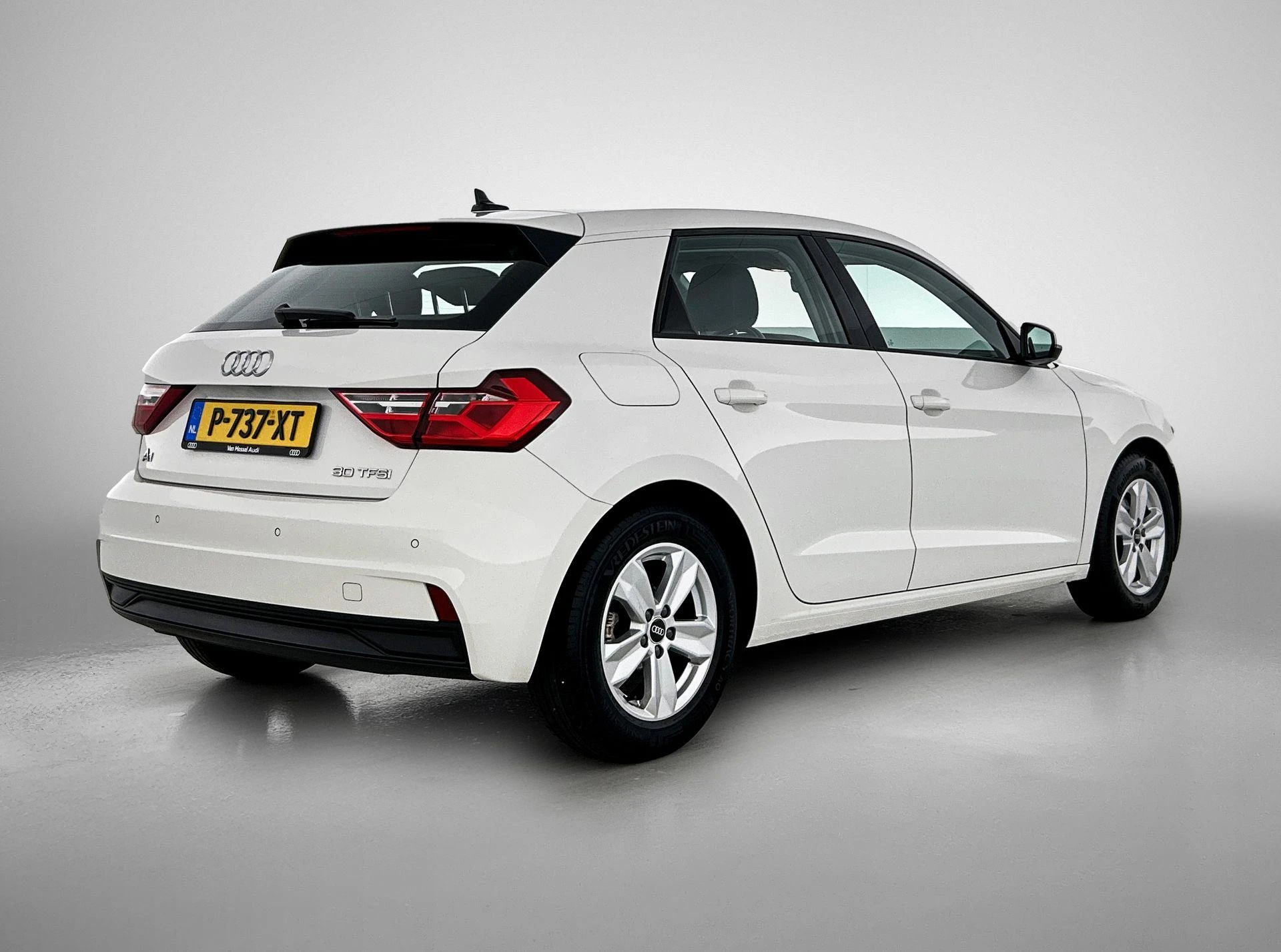 Audi-A1 Sportback-image-3