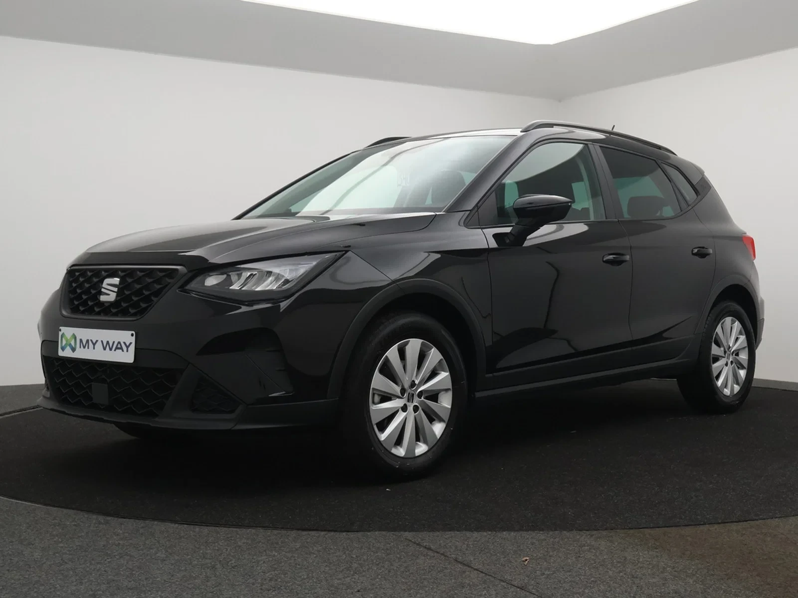 SEAT-Arona-image-0