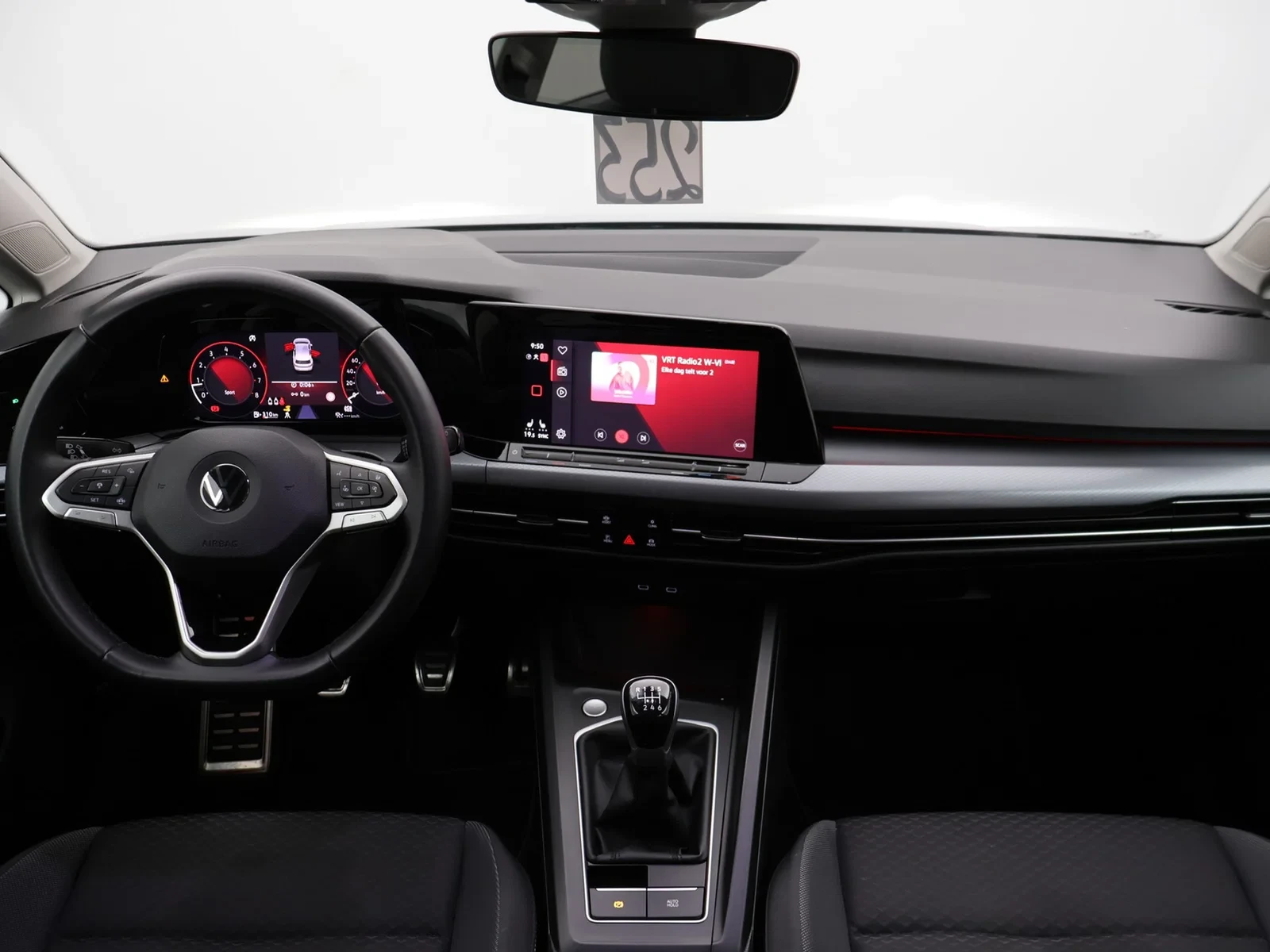 Volkswagen-Golf-image-11