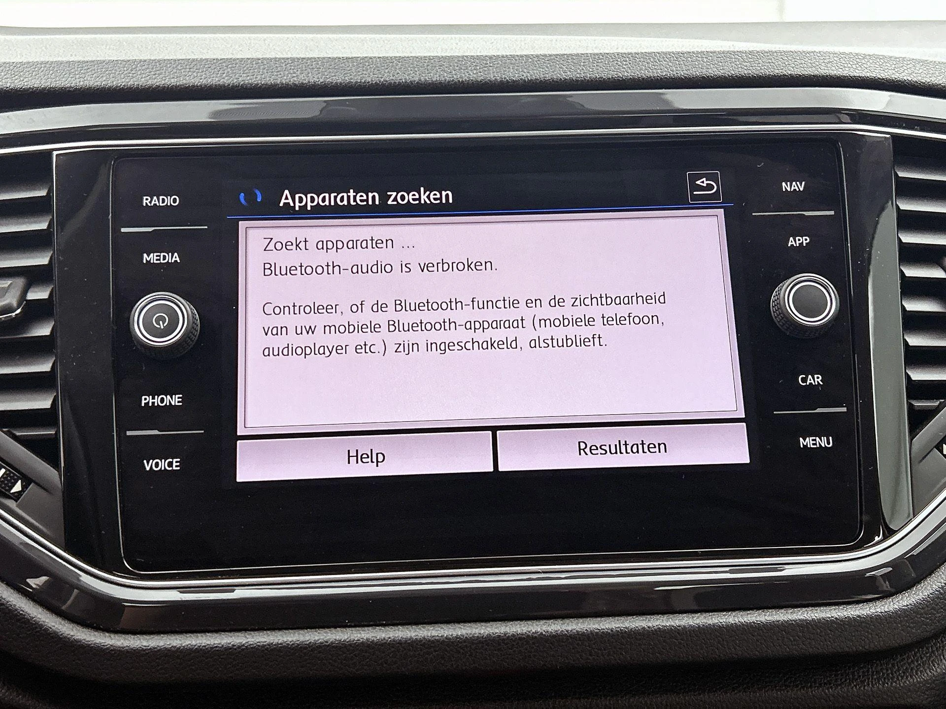 Volkswagen-T-Roc-image-8