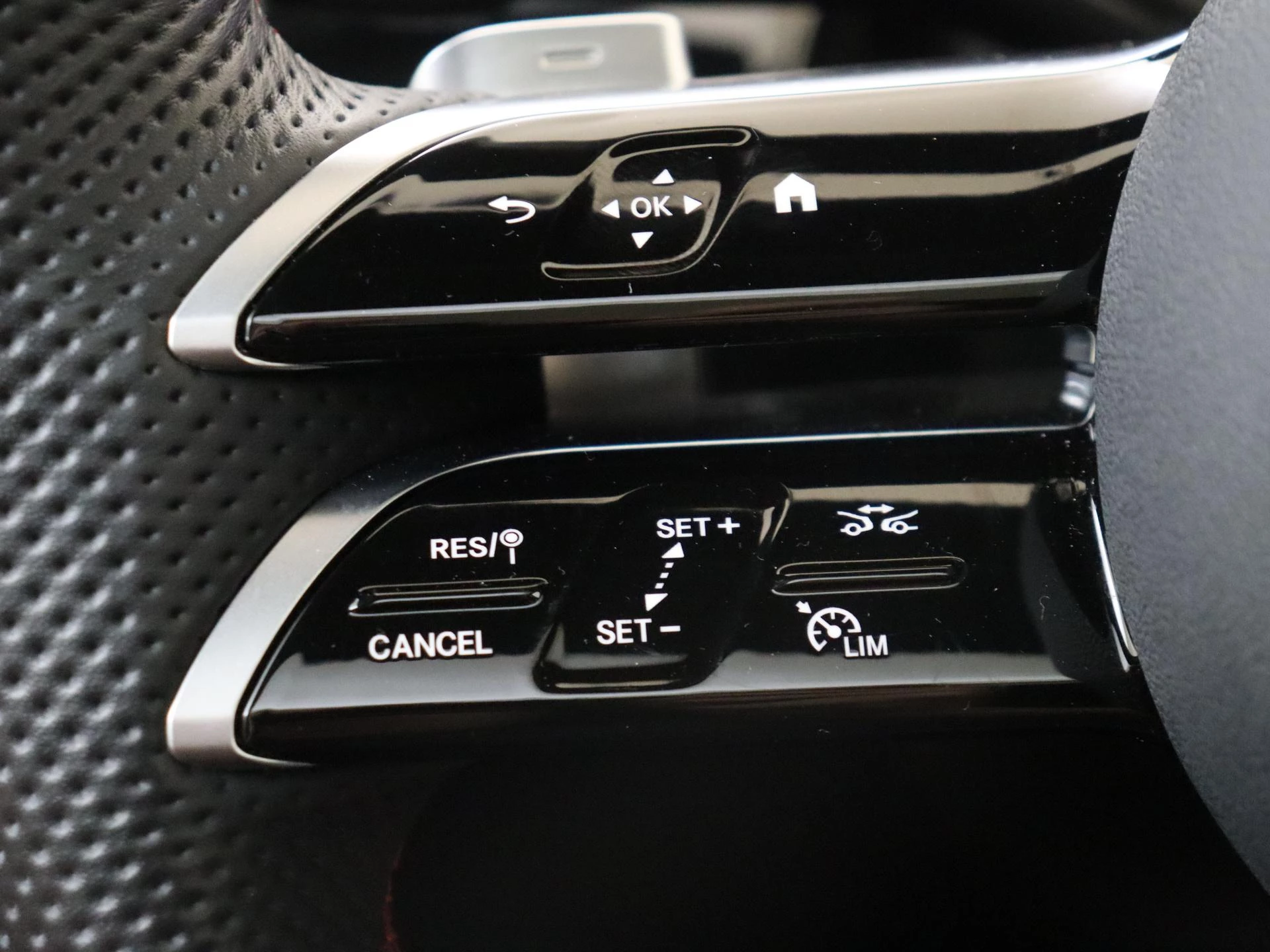Mercedes-Benz A-Klasse 180 Business Solution AMG