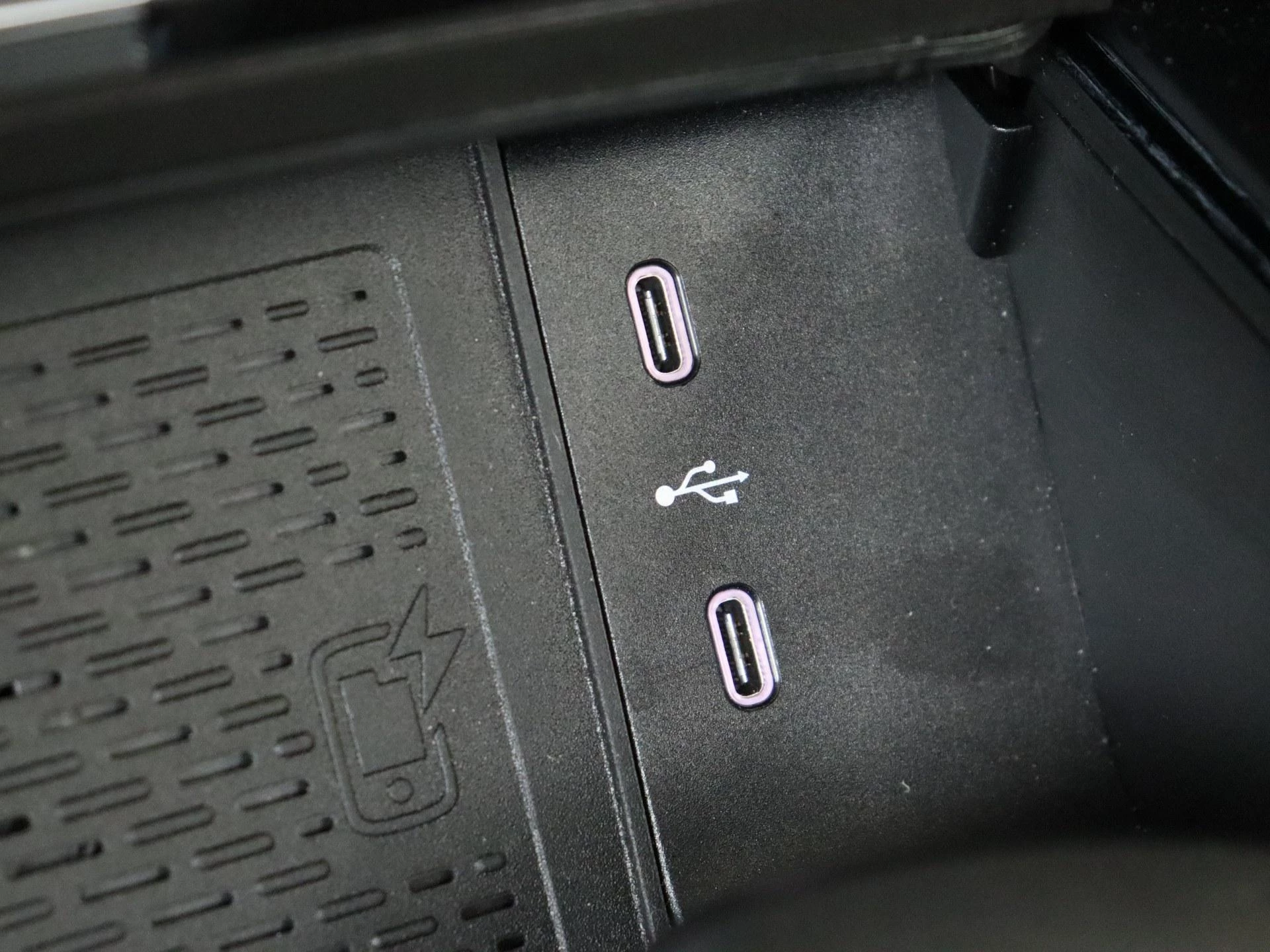 Mercedes-Benz-GLE-image-25