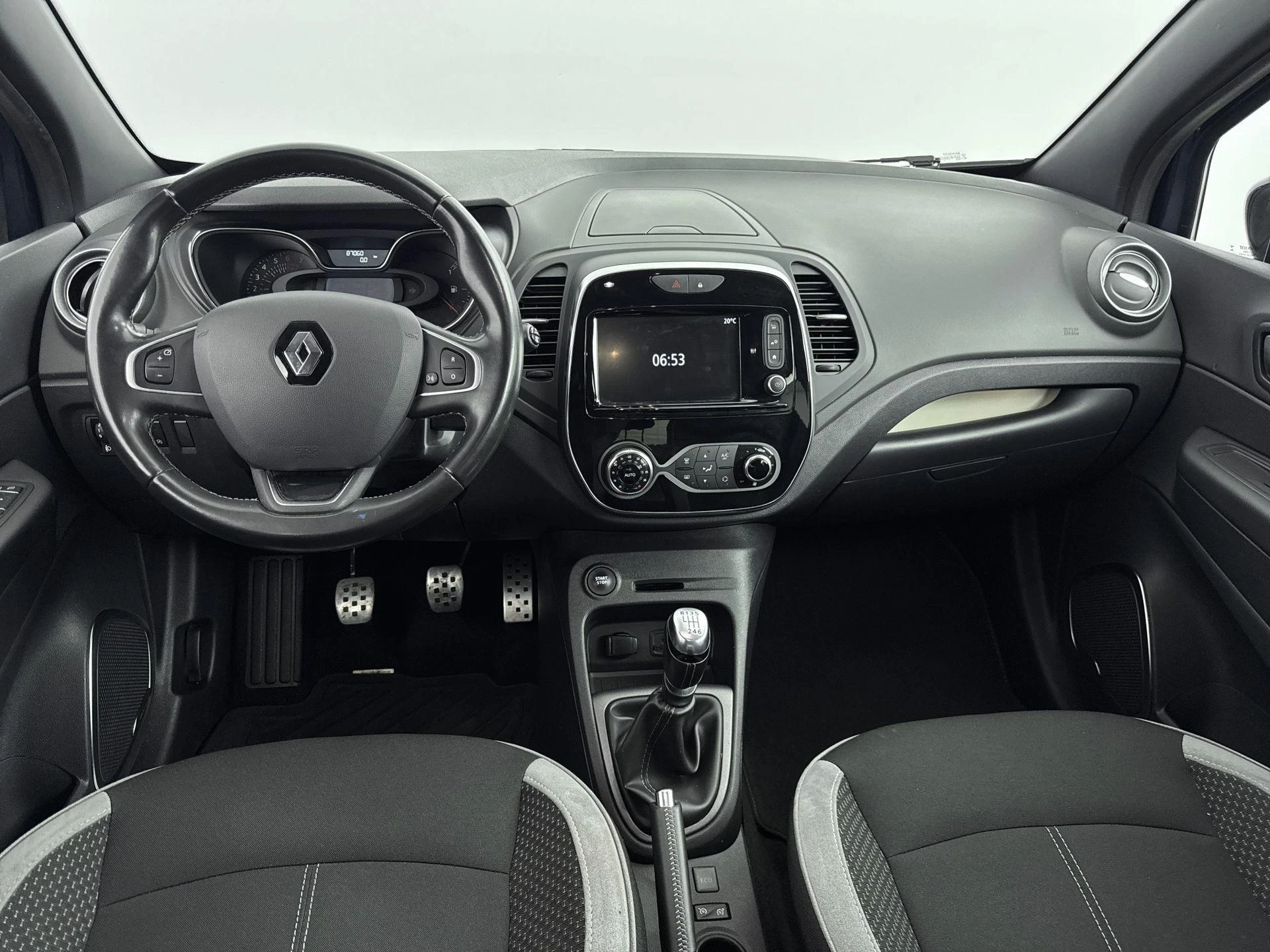 Renault-Captur-image-19
