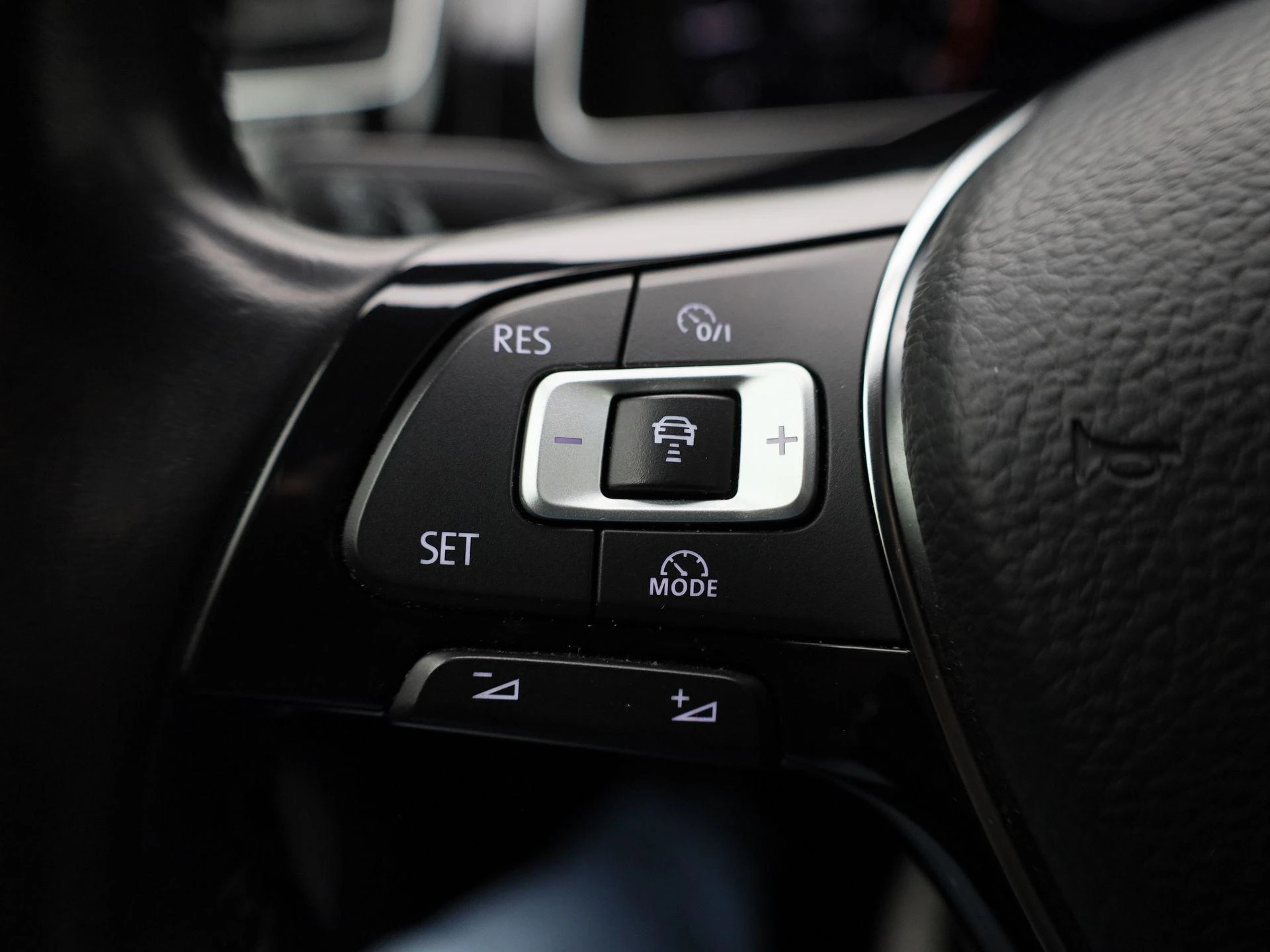 Volkswagen-Golf-image-17