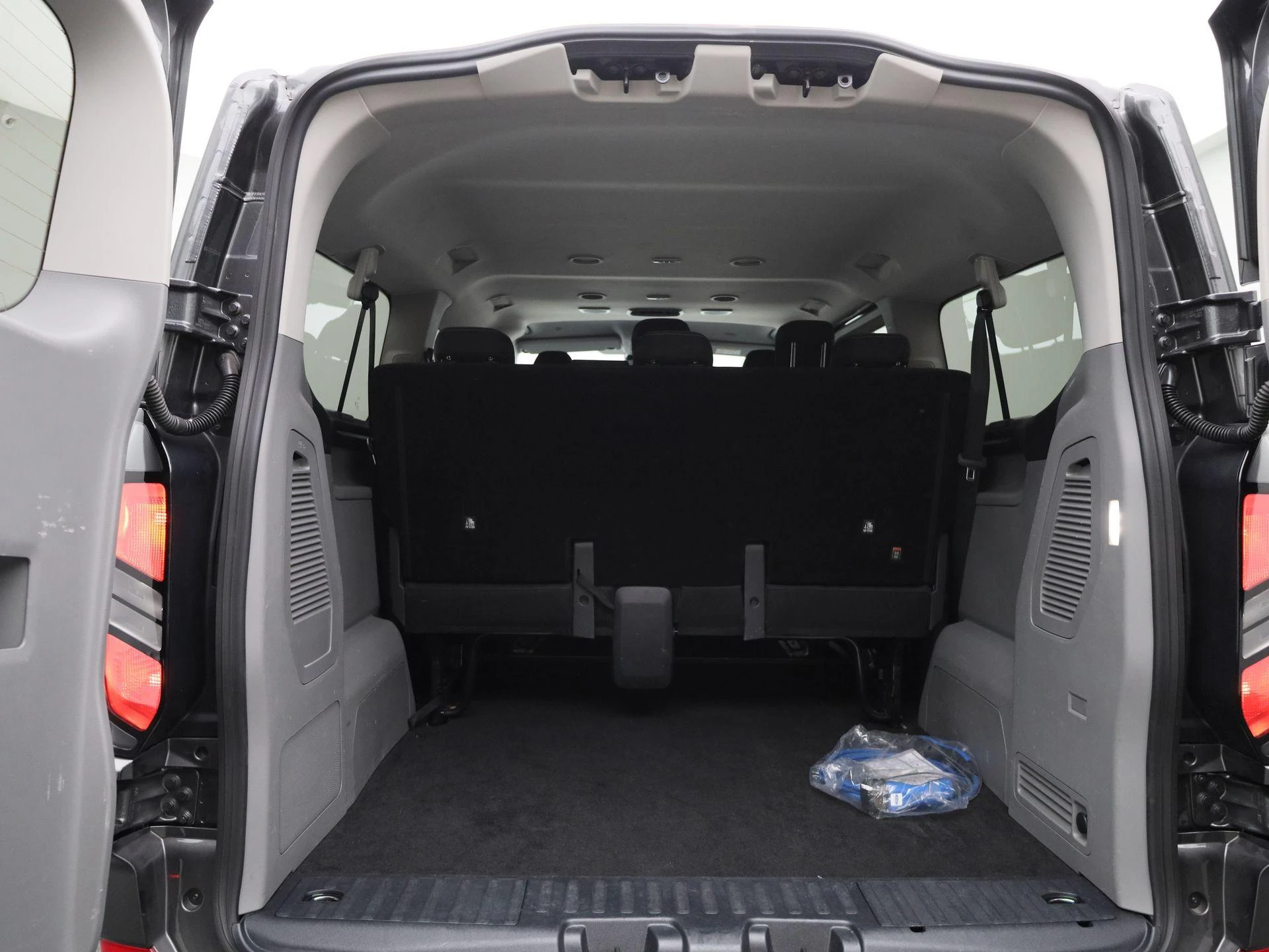 Ford-Transit Custom-image-12
