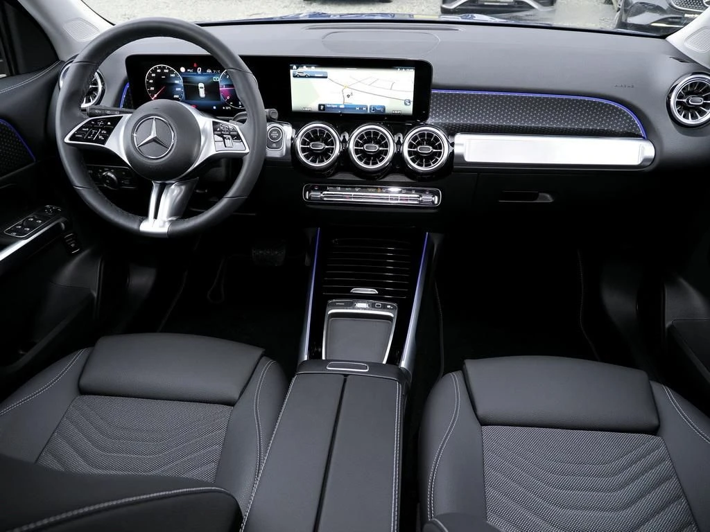 Mercedes-Benz-GLB 200 d-image-11