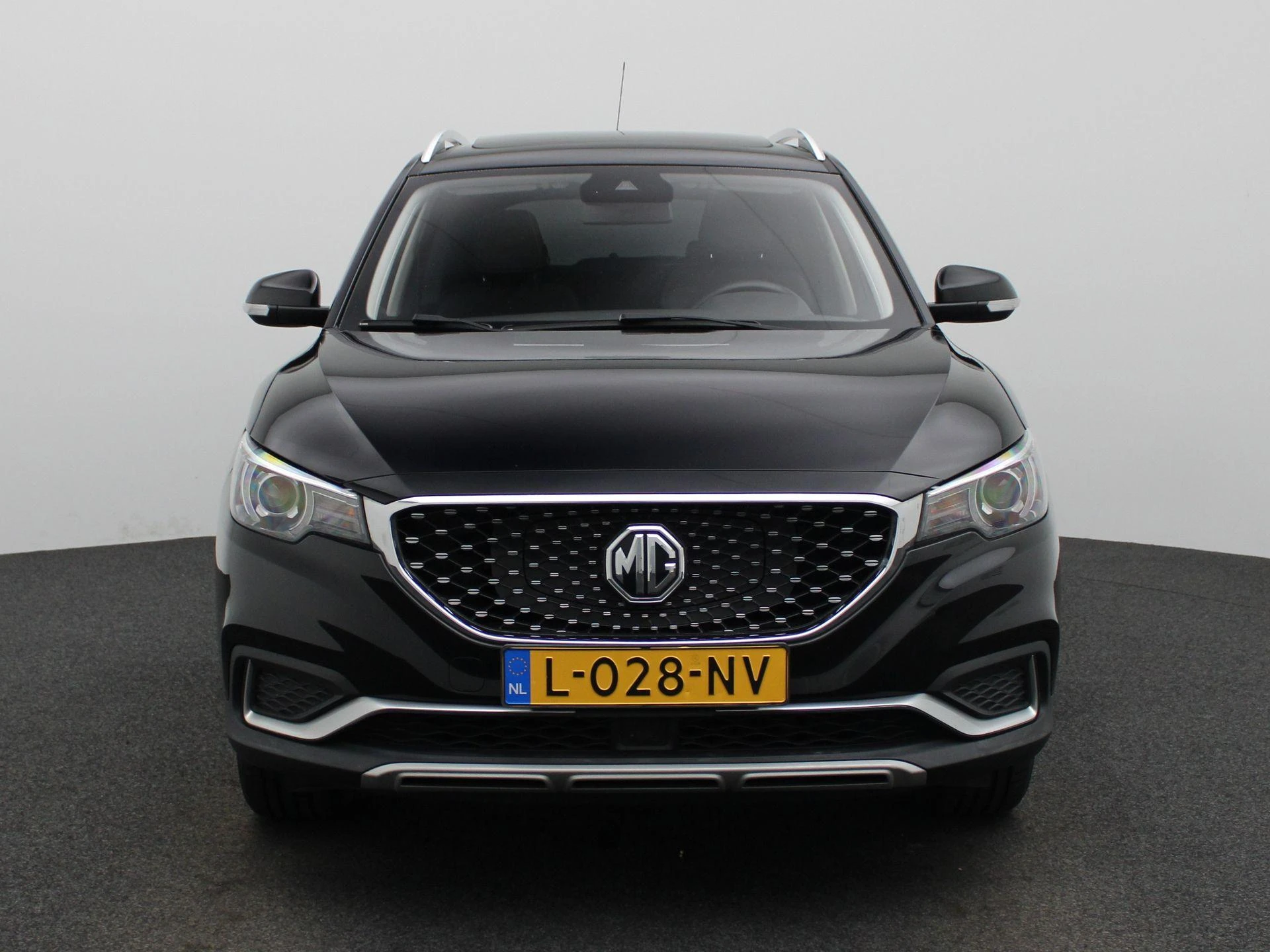MG-ZS EV-image-3