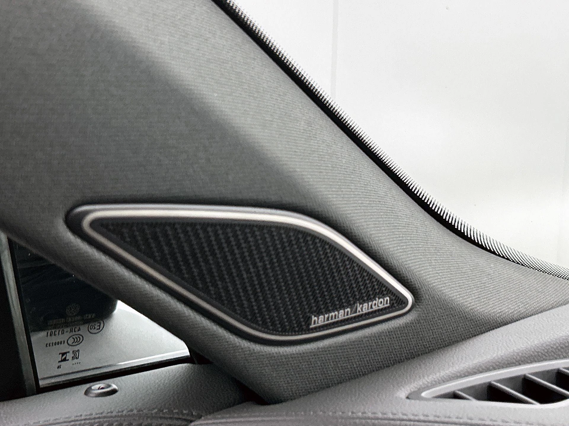 Volkswagen-Tiguan-image-17