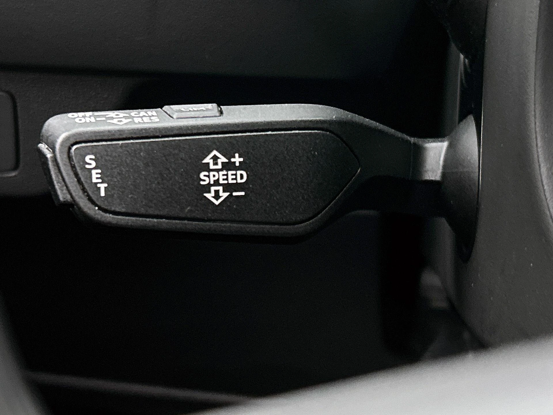 Audi-Q4 e-tron-image-5