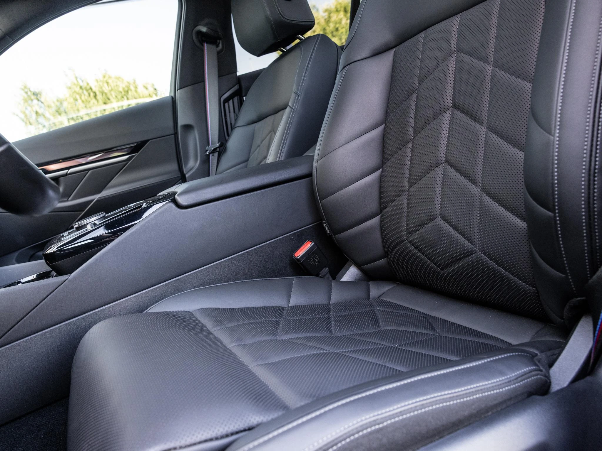 BMW-i5-image-24
