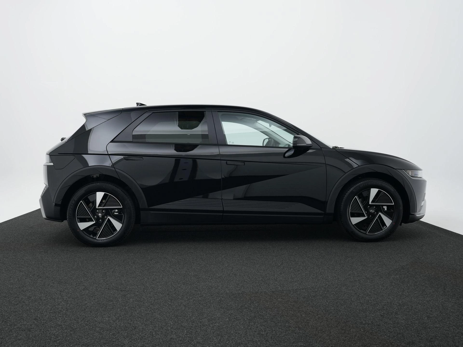 Hyundai-IONIQ 5-image-5