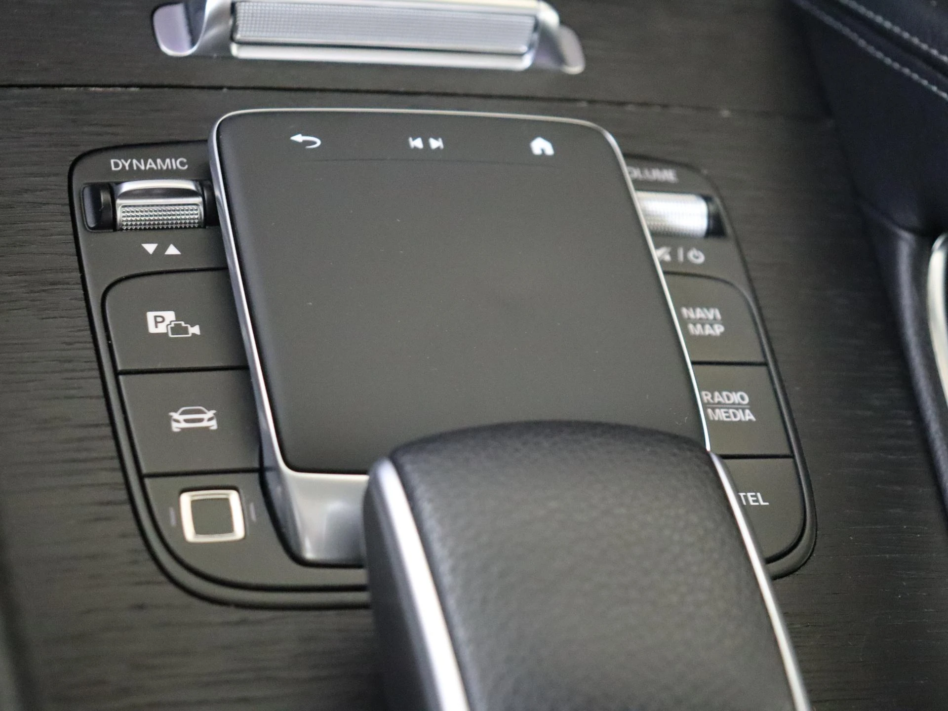 Mercedes-Benz-GLE-image-20